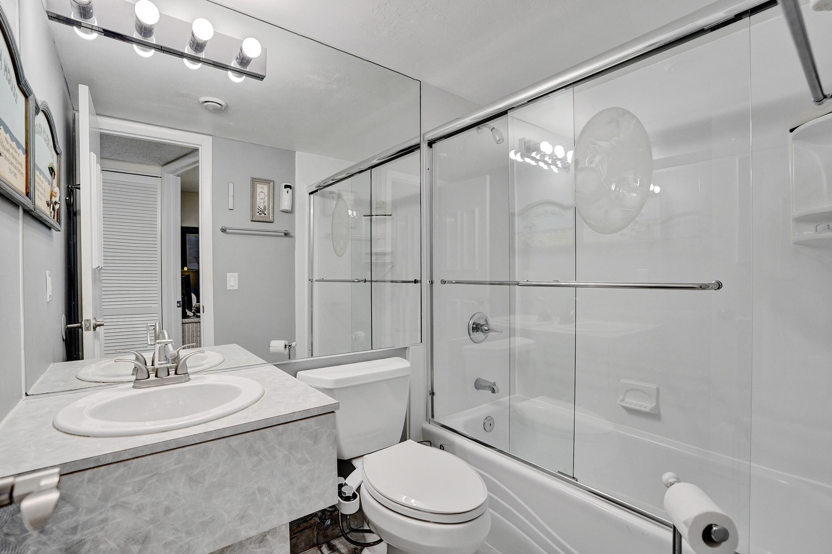 DELPHI TOWERS CONDO - Residential Lease
