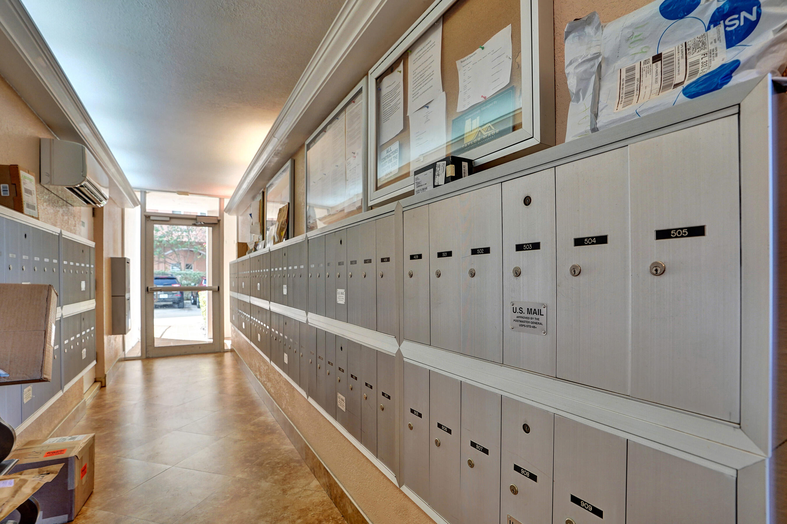 DELPHI TOWERS CONDO - Residential Lease