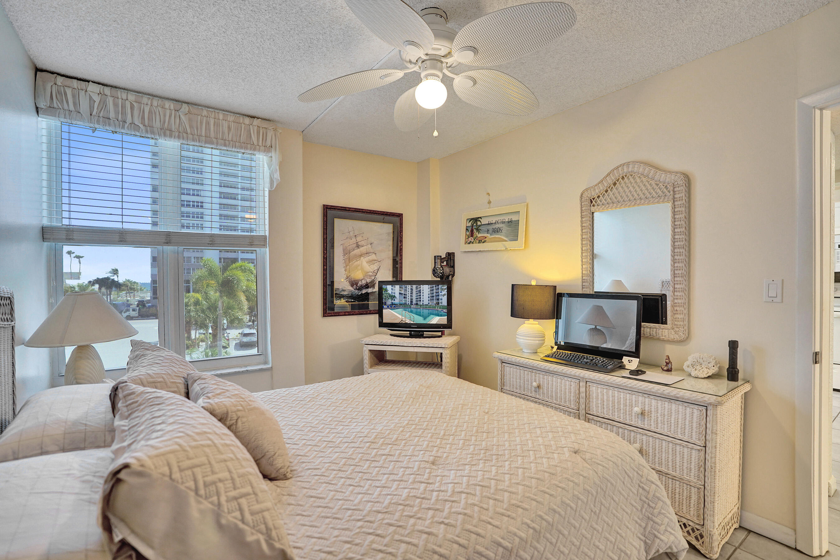 DELPHI TOWERS CONDO - Residential Lease
