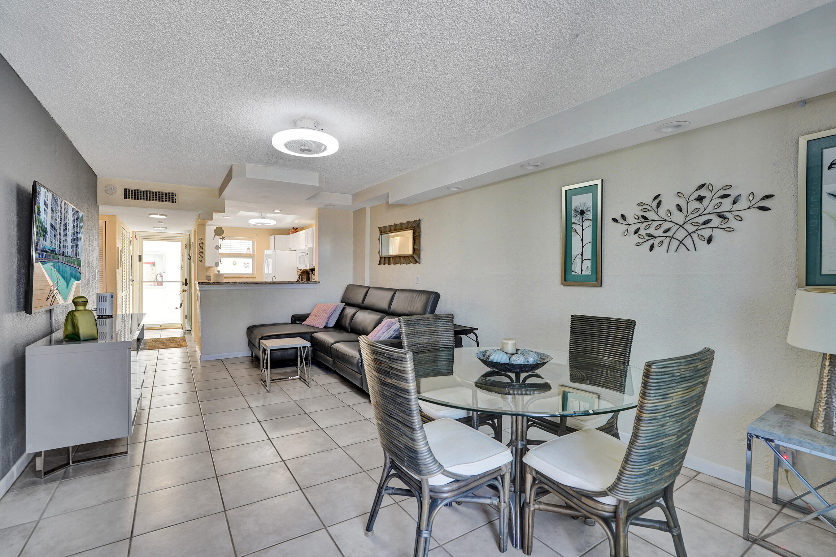 DELPHI TOWERS CONDO - Residential Lease