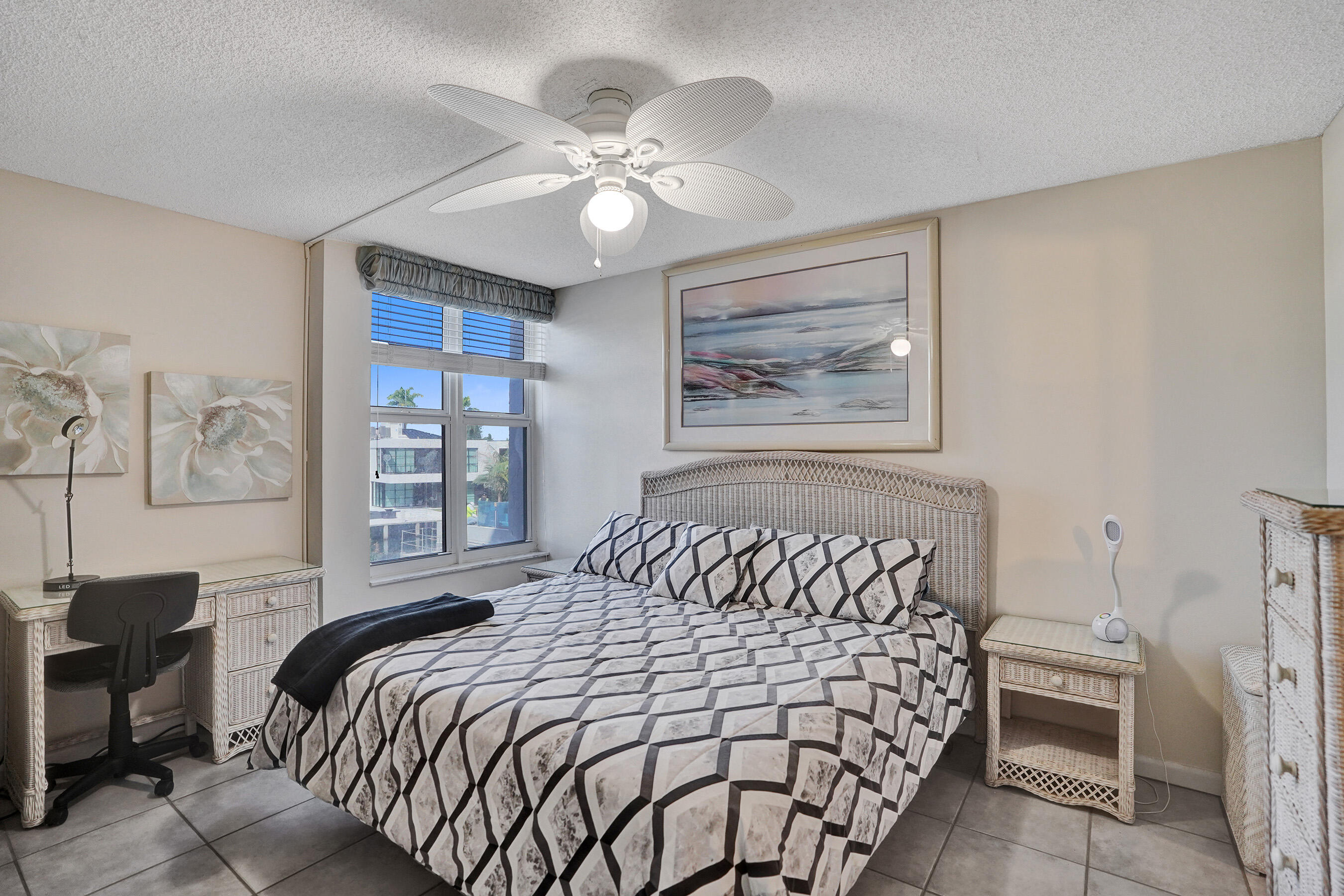 DELPHI TOWERS CONDO - Residential Lease