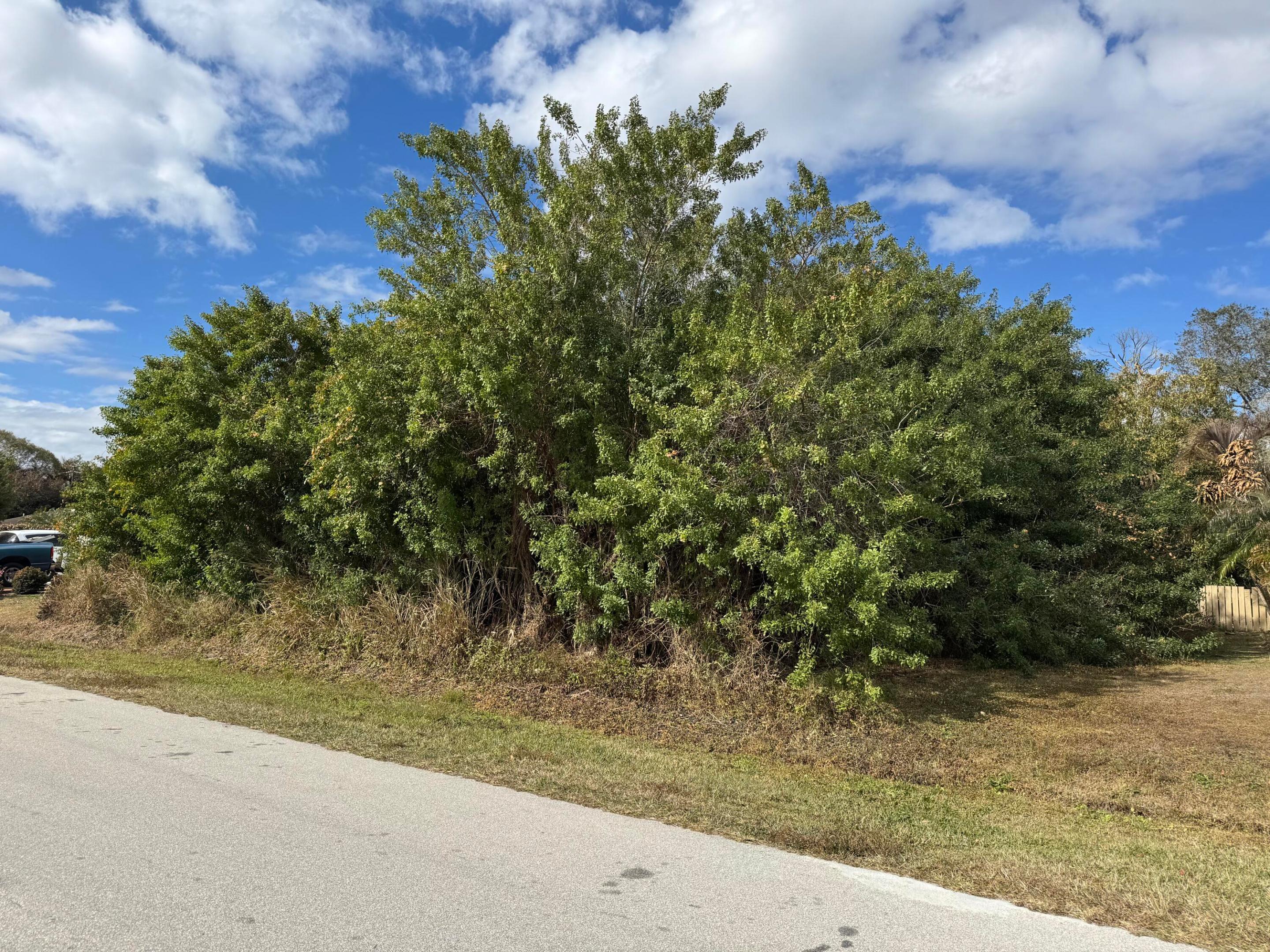 PORT ST LUCIE SECTION 26 - Land