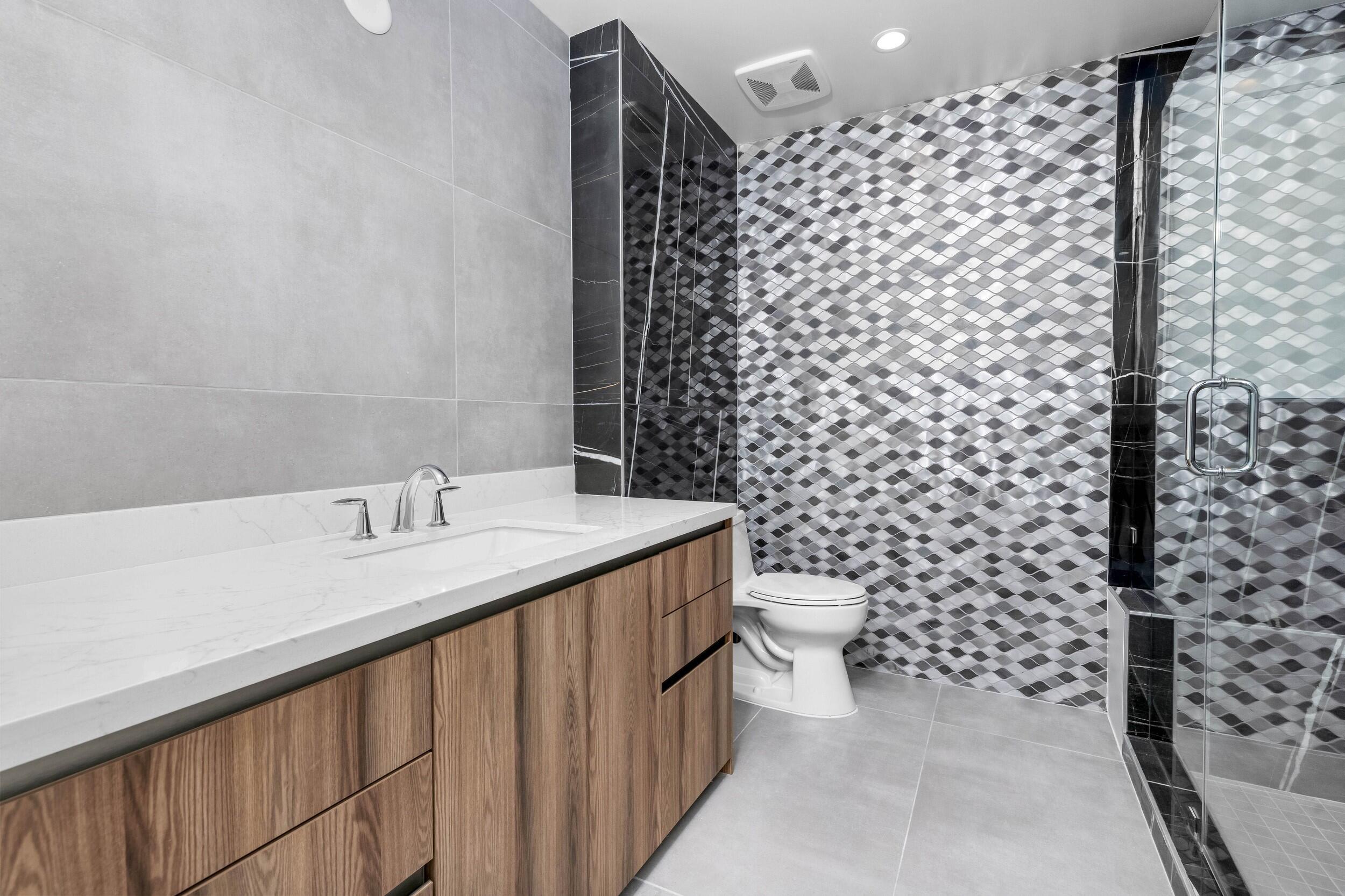ROYAL PALM RESIDENCES - Residential