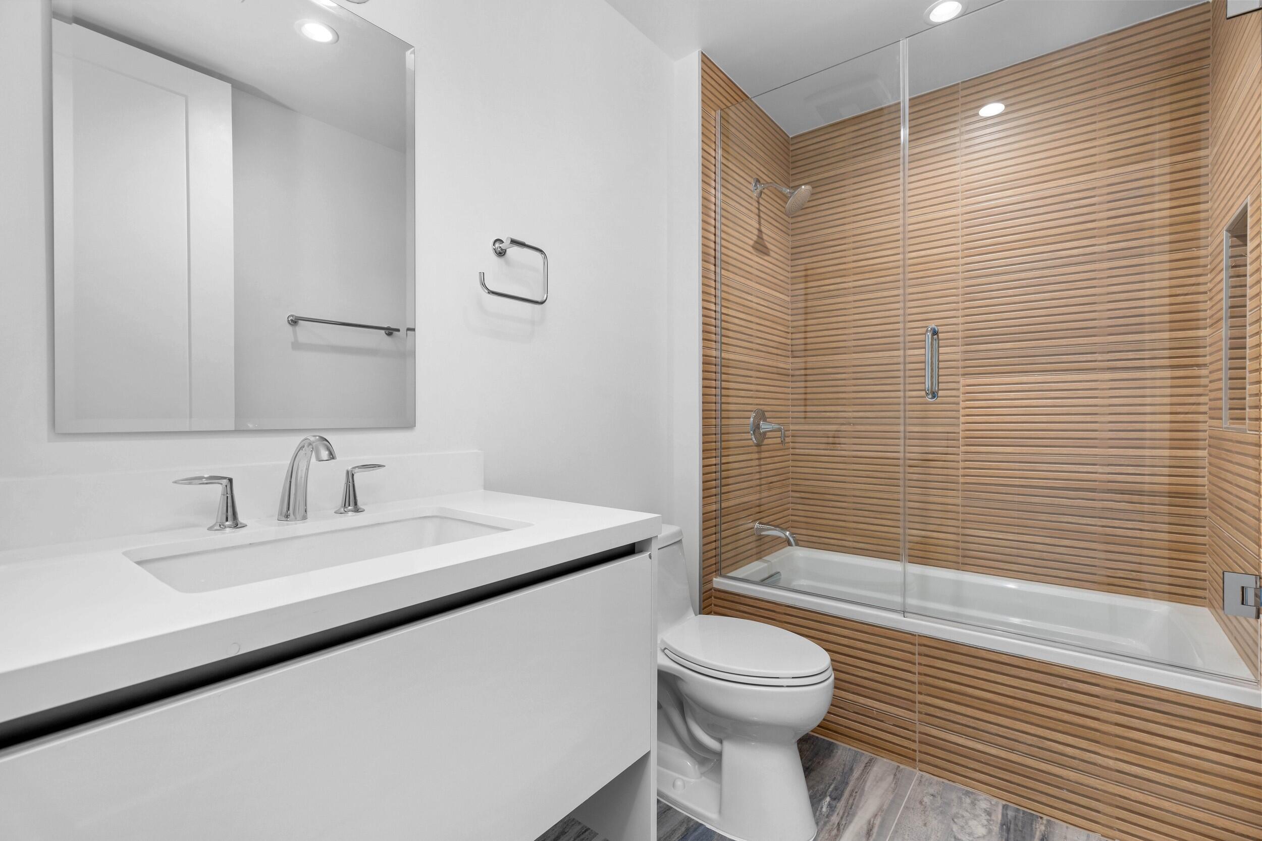 ROYAL PALM RESIDENCES - Residential