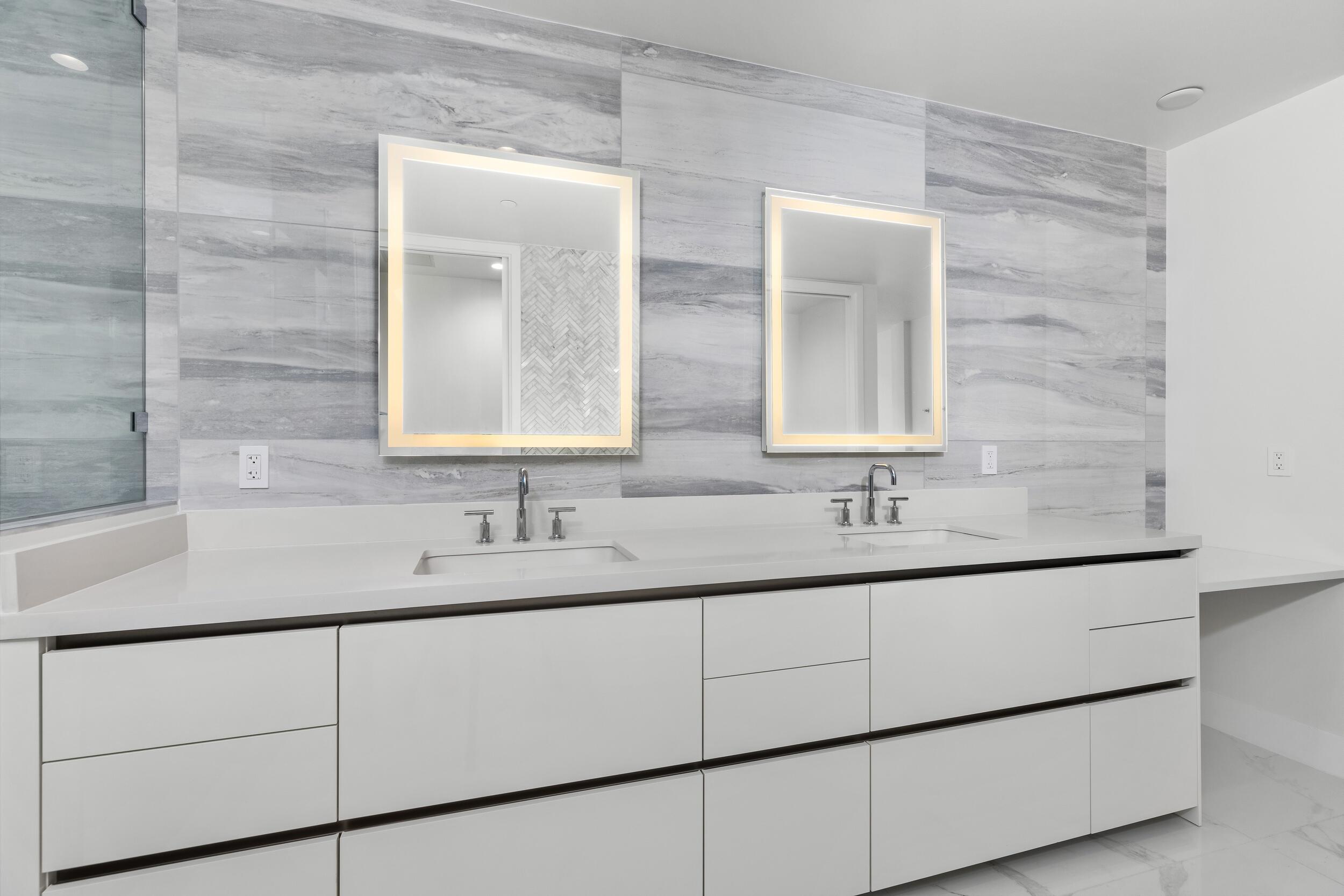 ROYAL PALM RESIDENCES - Residential