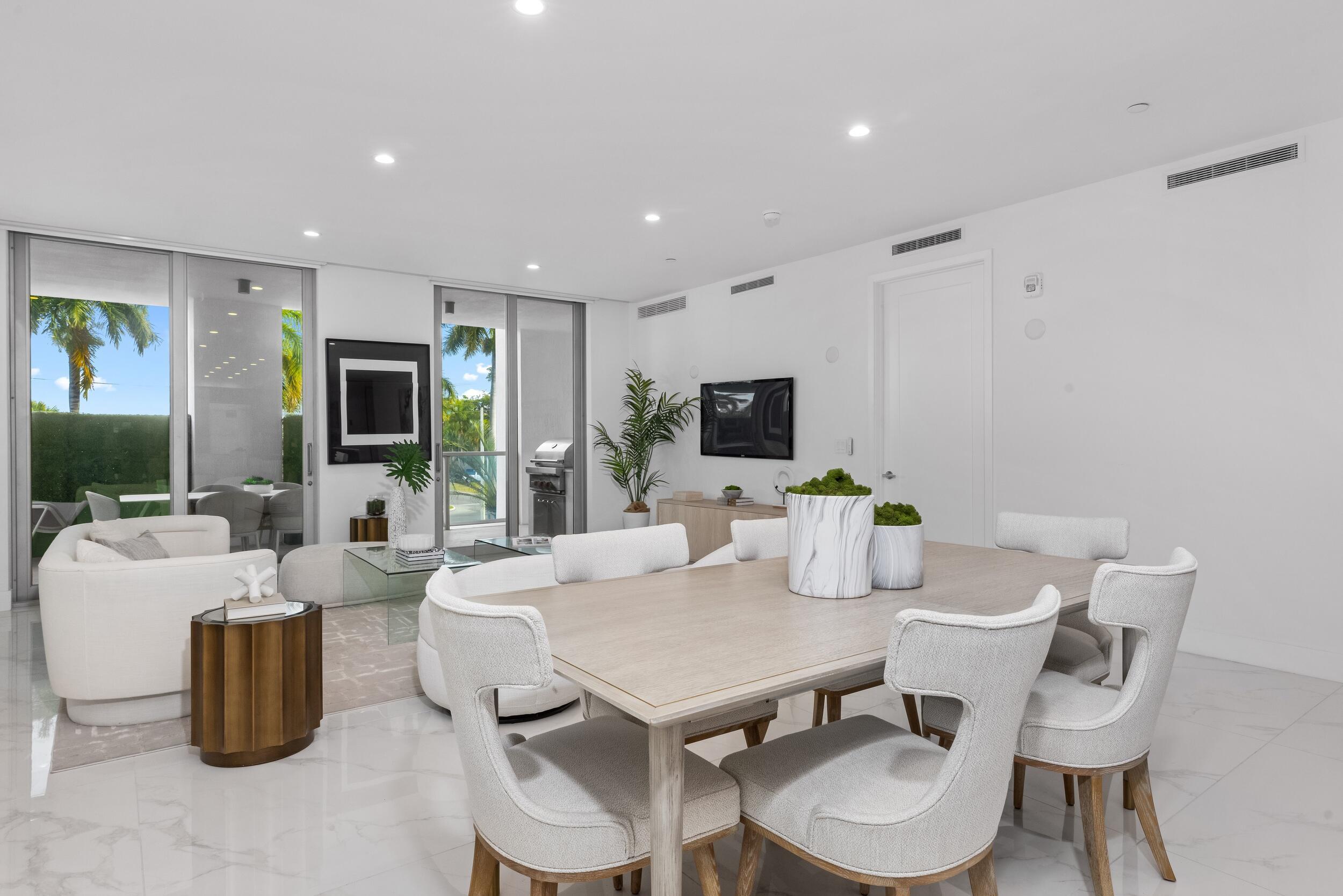 ROYAL PALM RESIDENCES - Residential