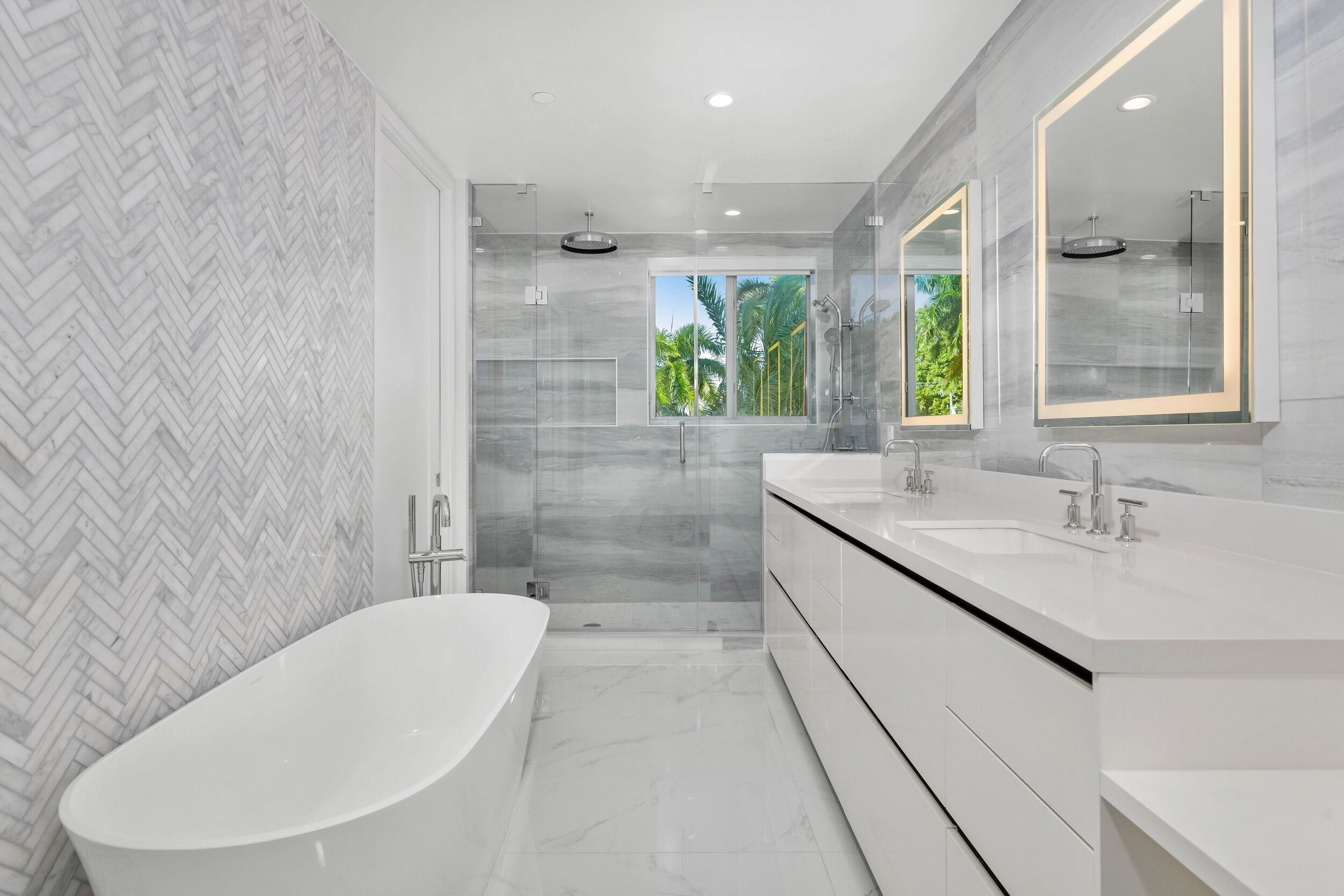 ROYAL PALM RESIDENCES - Residential