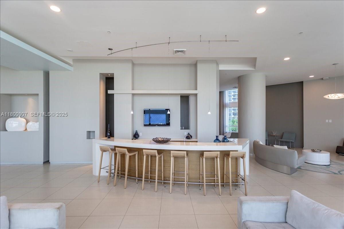 Quantum on the Bay - Residential Lease