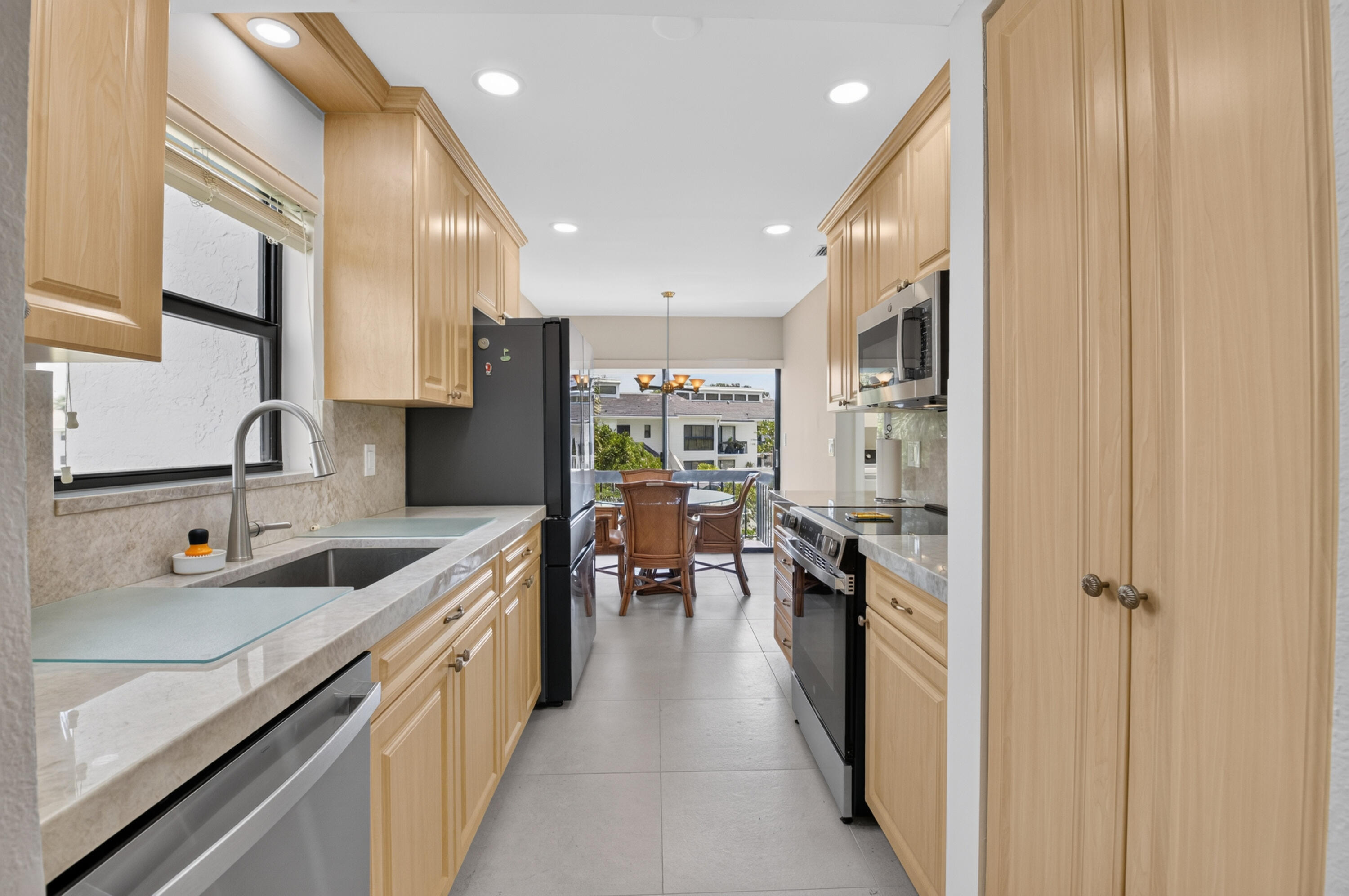 GARDENS OF LAKEWOOD CONDO - Residential