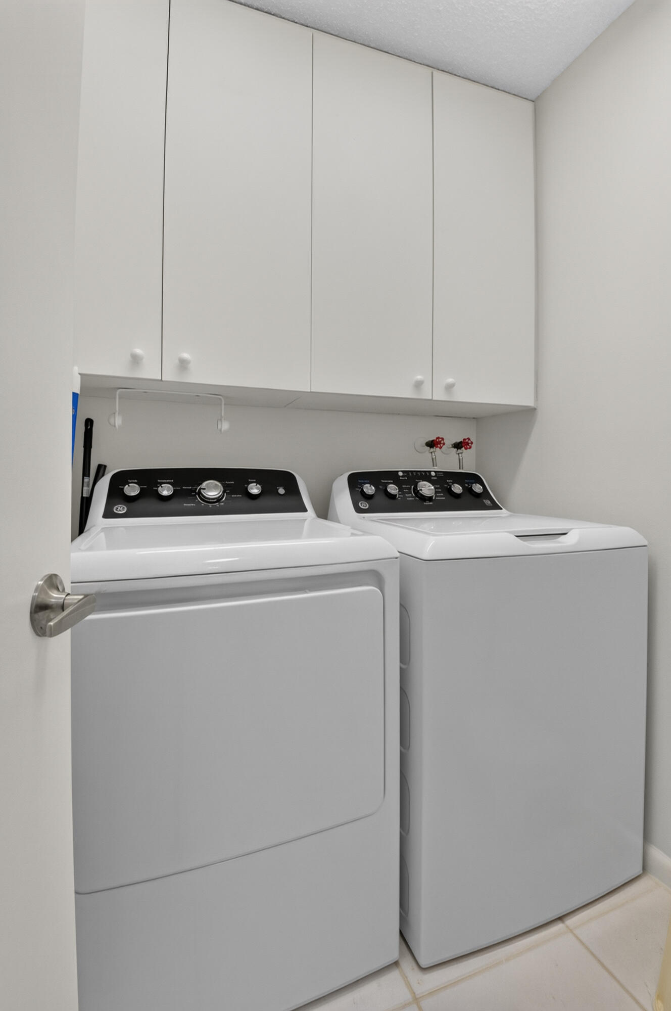 GARDENS OF LAKEWOOD CONDO - Residential
