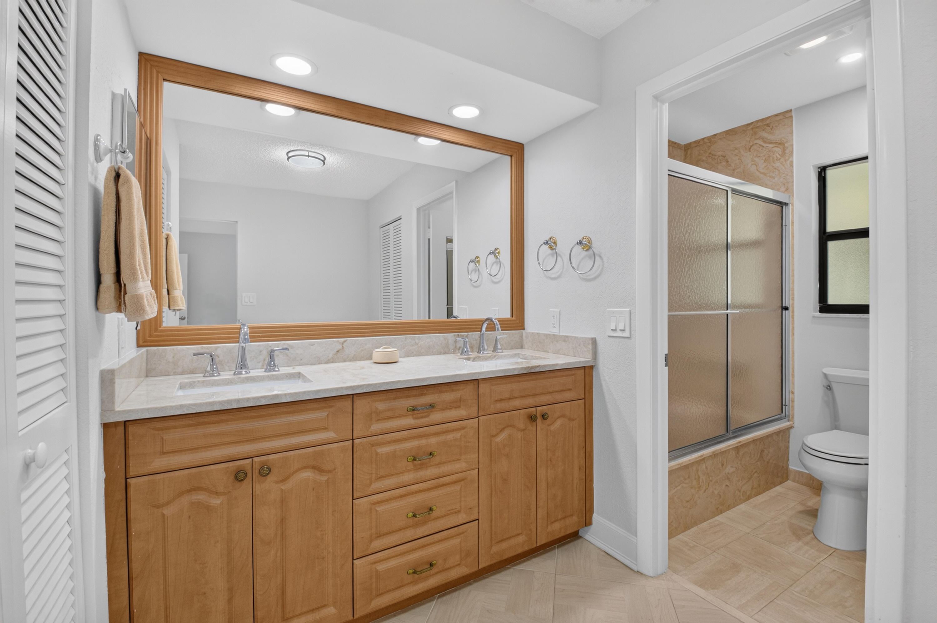 GARDENS OF LAKEWOOD CONDO - Residential