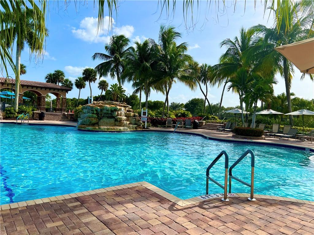 Heron Bay North 3 176-73 - Residential