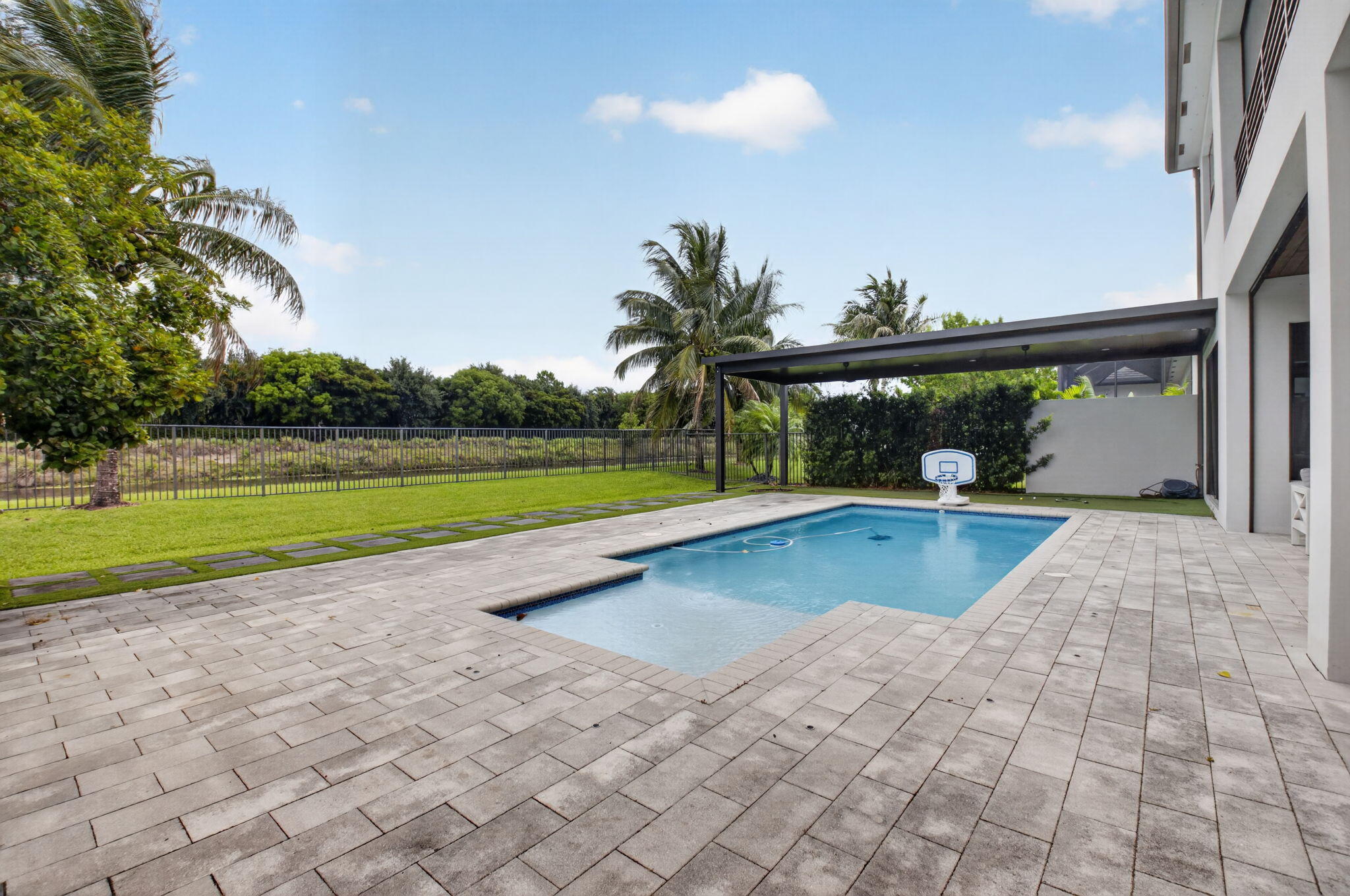 LOTUS - Residential