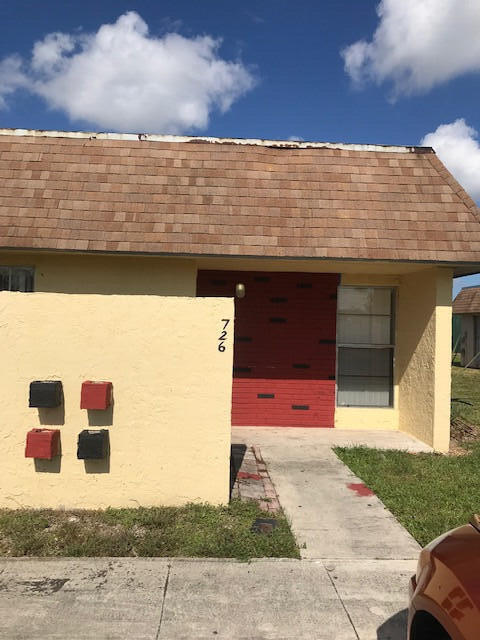 2-bedroom, 2-bathroom condominium with approximately 1,036 sq ft of living space in the Sugar Spring Two Condo community.  This ground-level unit features central air conditioning, ceramic tile flooring, and in-unit laundry appliances (washer/dryer, dishwasher.  It's conveniently located near local schools and amenities in Broward County. Must See