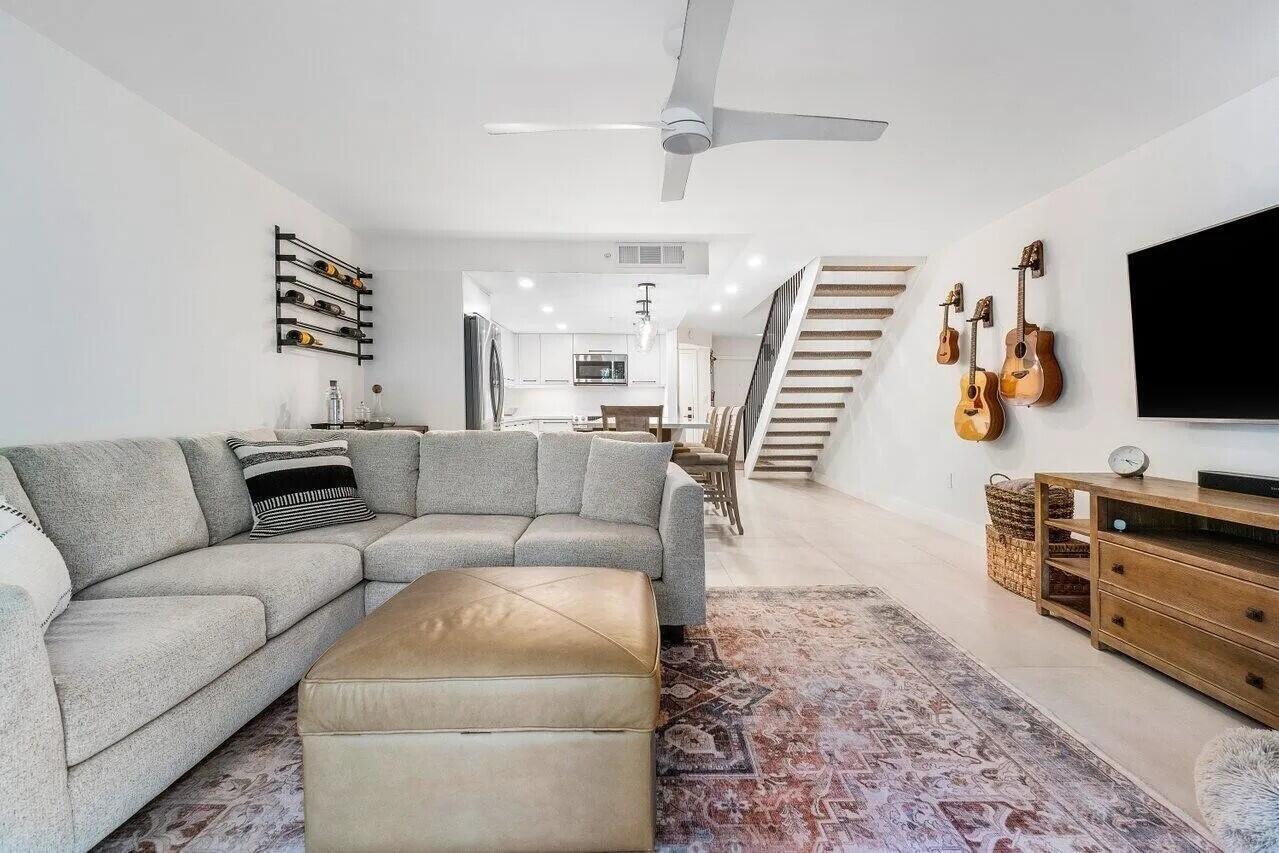 HYPOLUXOS MARINERS CAY CONDO - Residential Lease