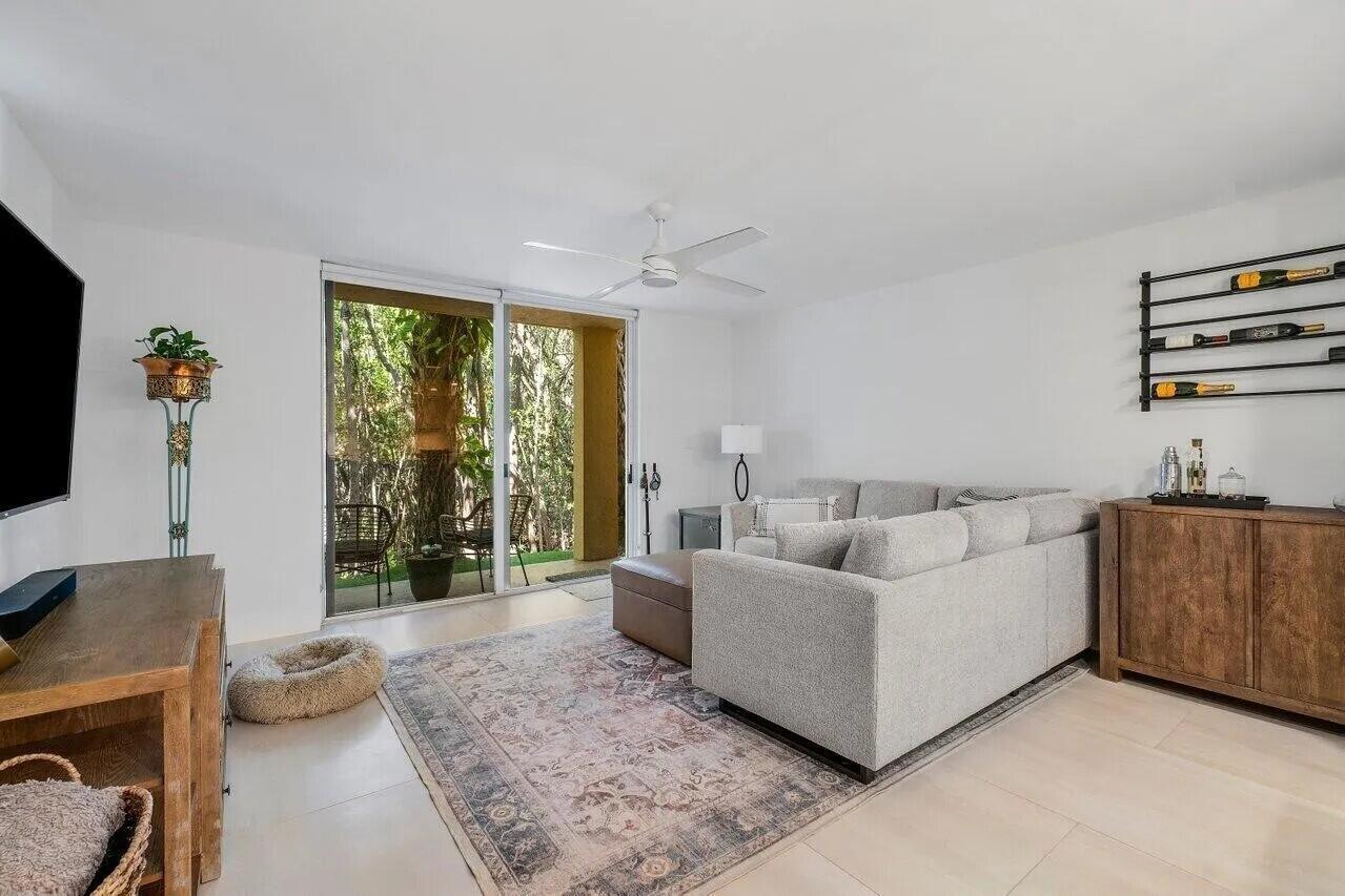 HYPOLUXOS MARINERS CAY CONDO - Residential Lease