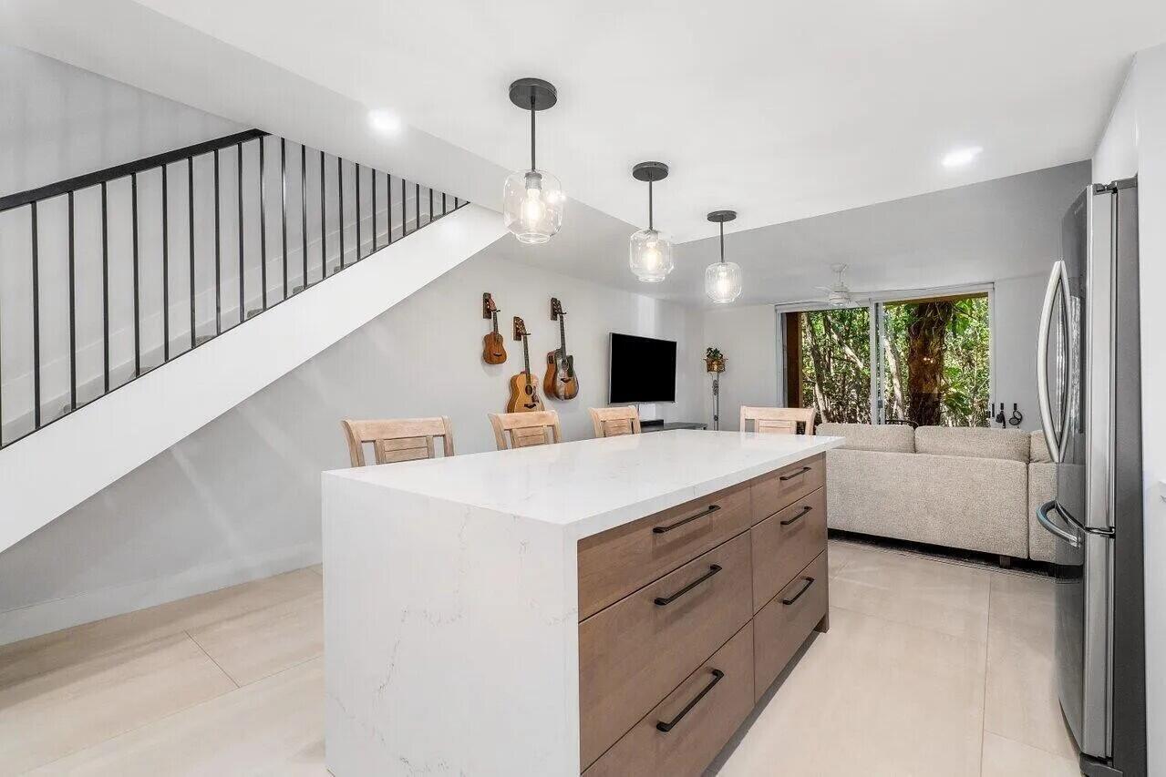 HYPOLUXOS MARINERS CAY CONDO - Residential Lease