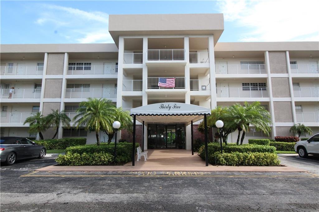 PALM-AIRE COUNTRY CLUB 35 - Residential