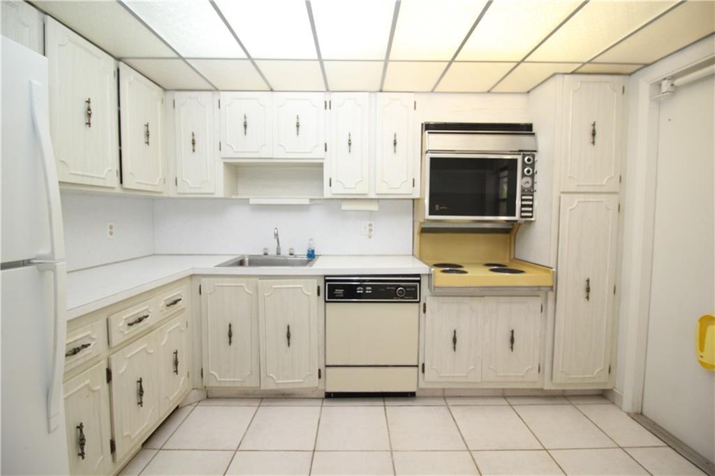 PALM-AIRE COUNTRY CLUB 35 - Residential