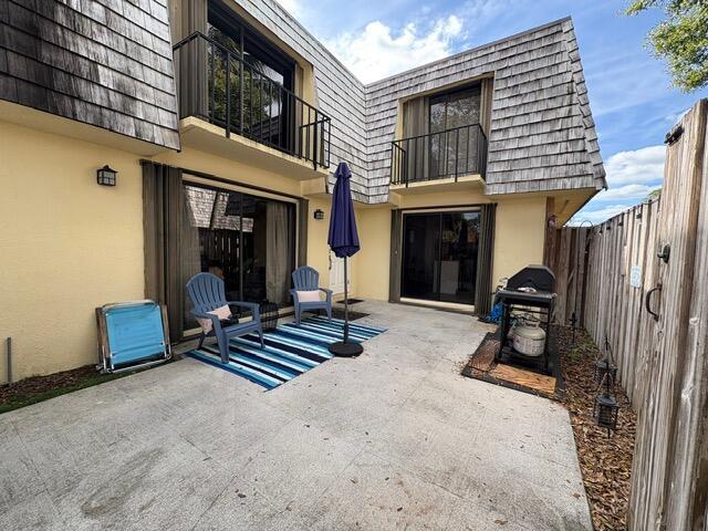 LAKEWOOD - Residential Lease