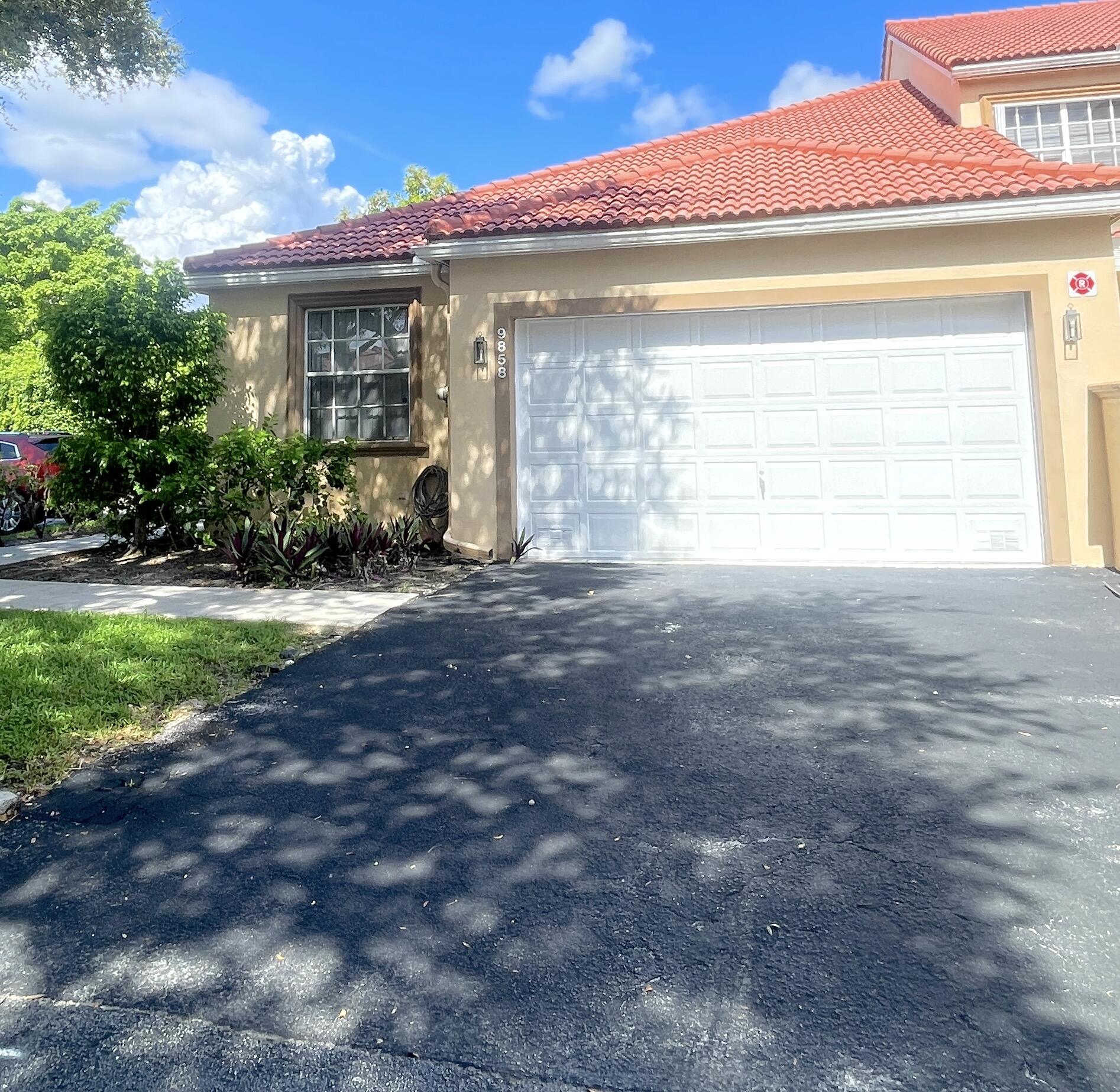 ROYAL PALM VILLAGE - Residential