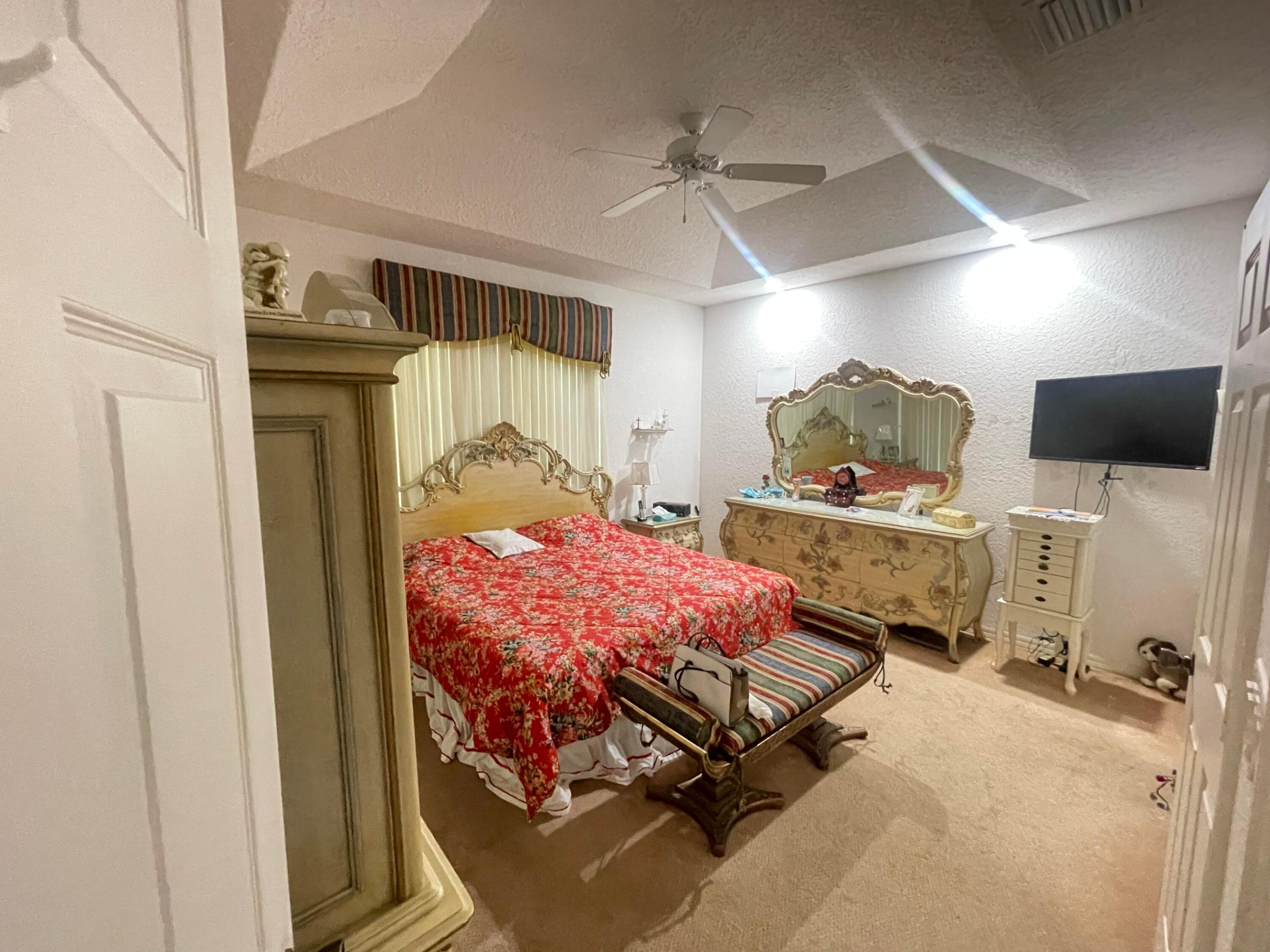 ROYAL PALM VILLAGE - Residential