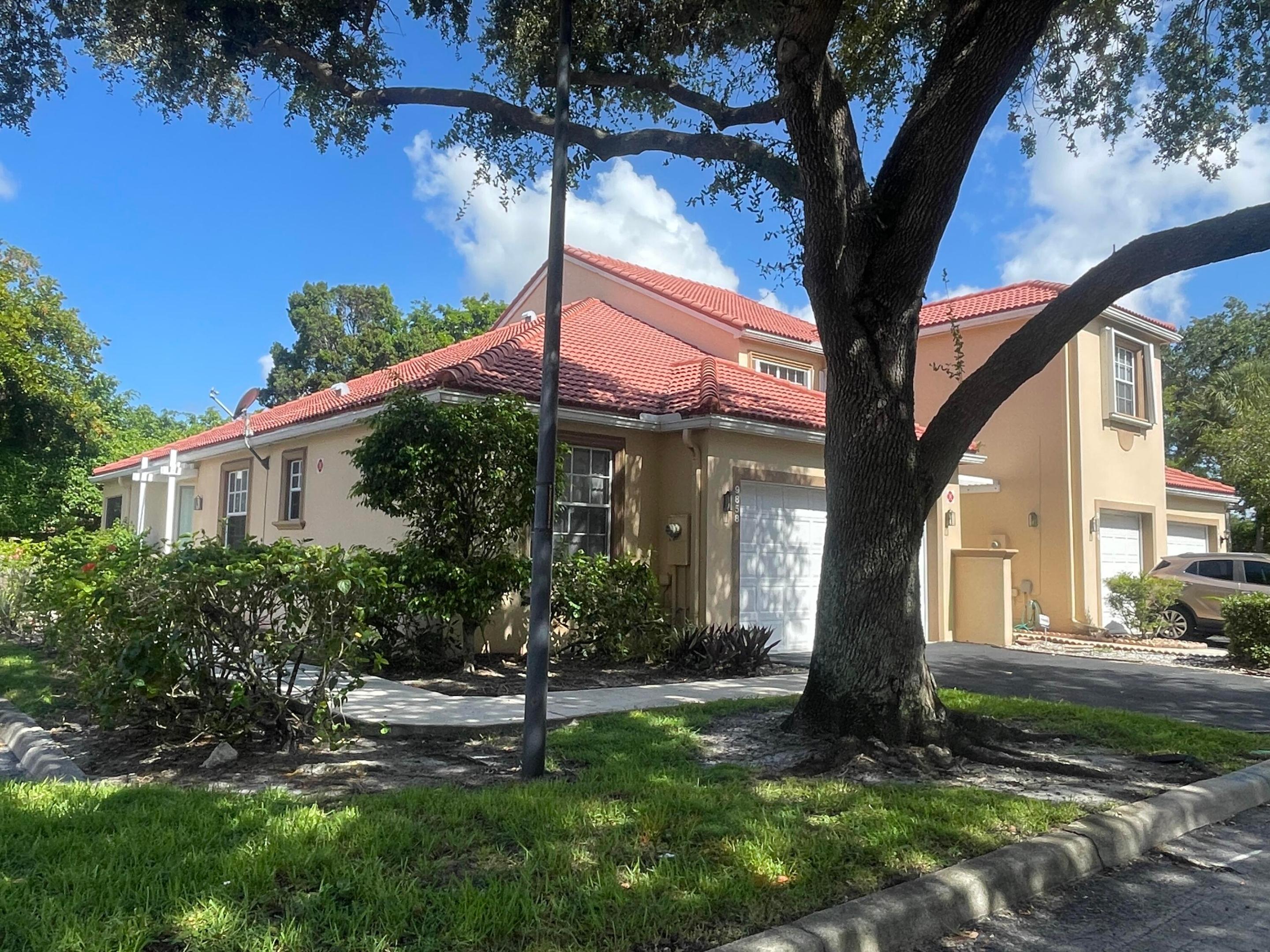 ROYAL PALM VILLAGE - Residential