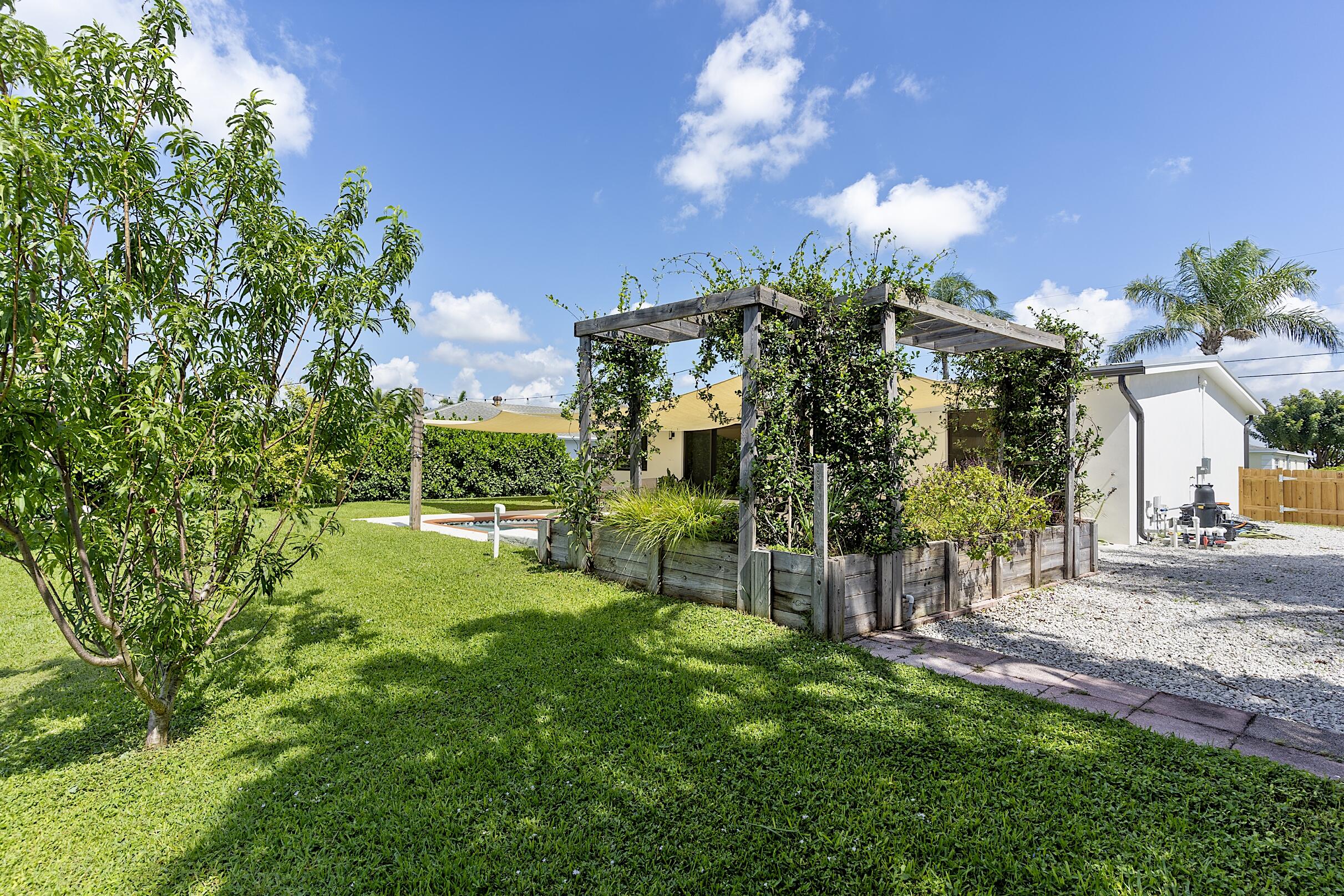 LAKE CLARKE NORTH - Residential