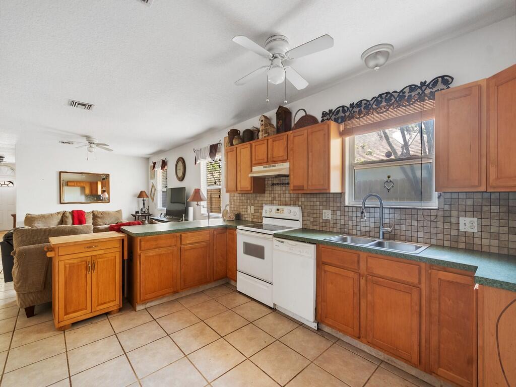 PINE TREE PARK UNIT NO 4 - Residential