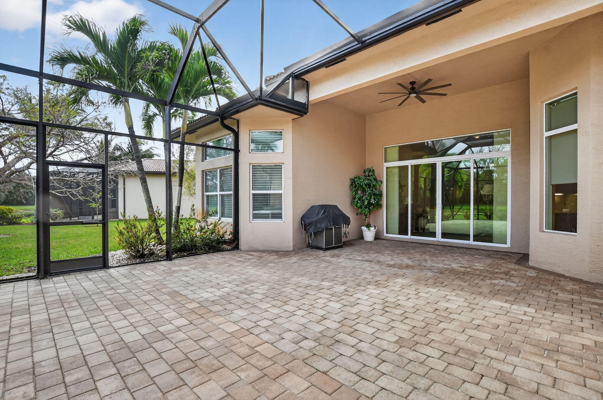 VALENCIA COVE - Residential