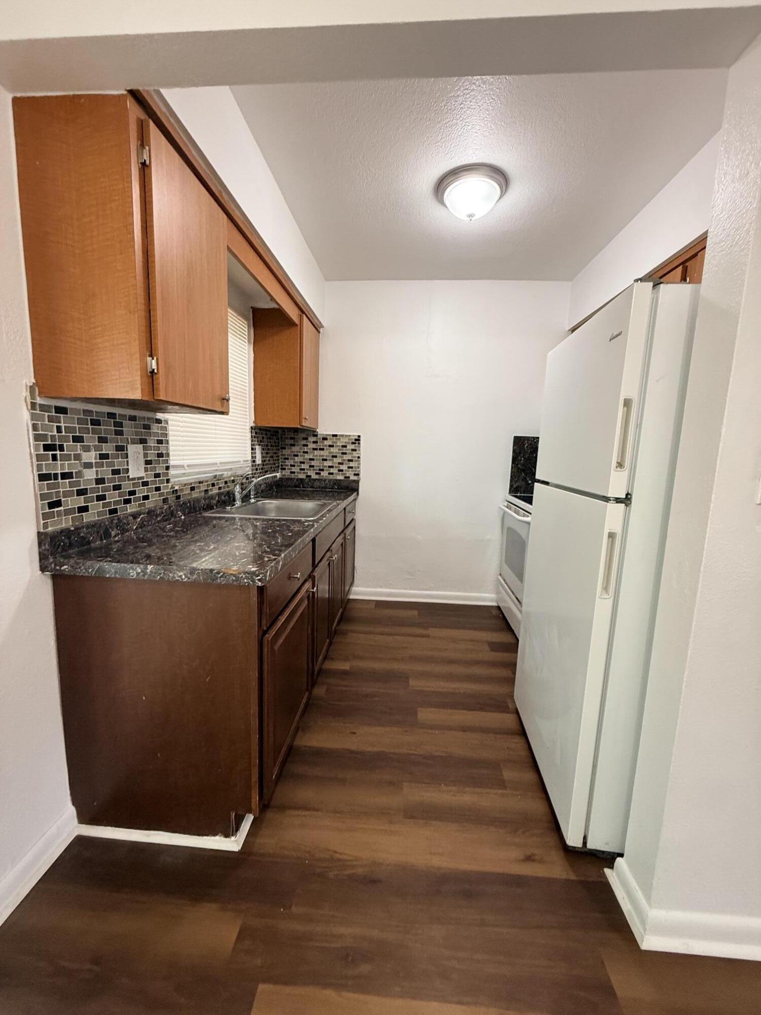ORIOLE ESTATES SEC 8 - Residential Lease