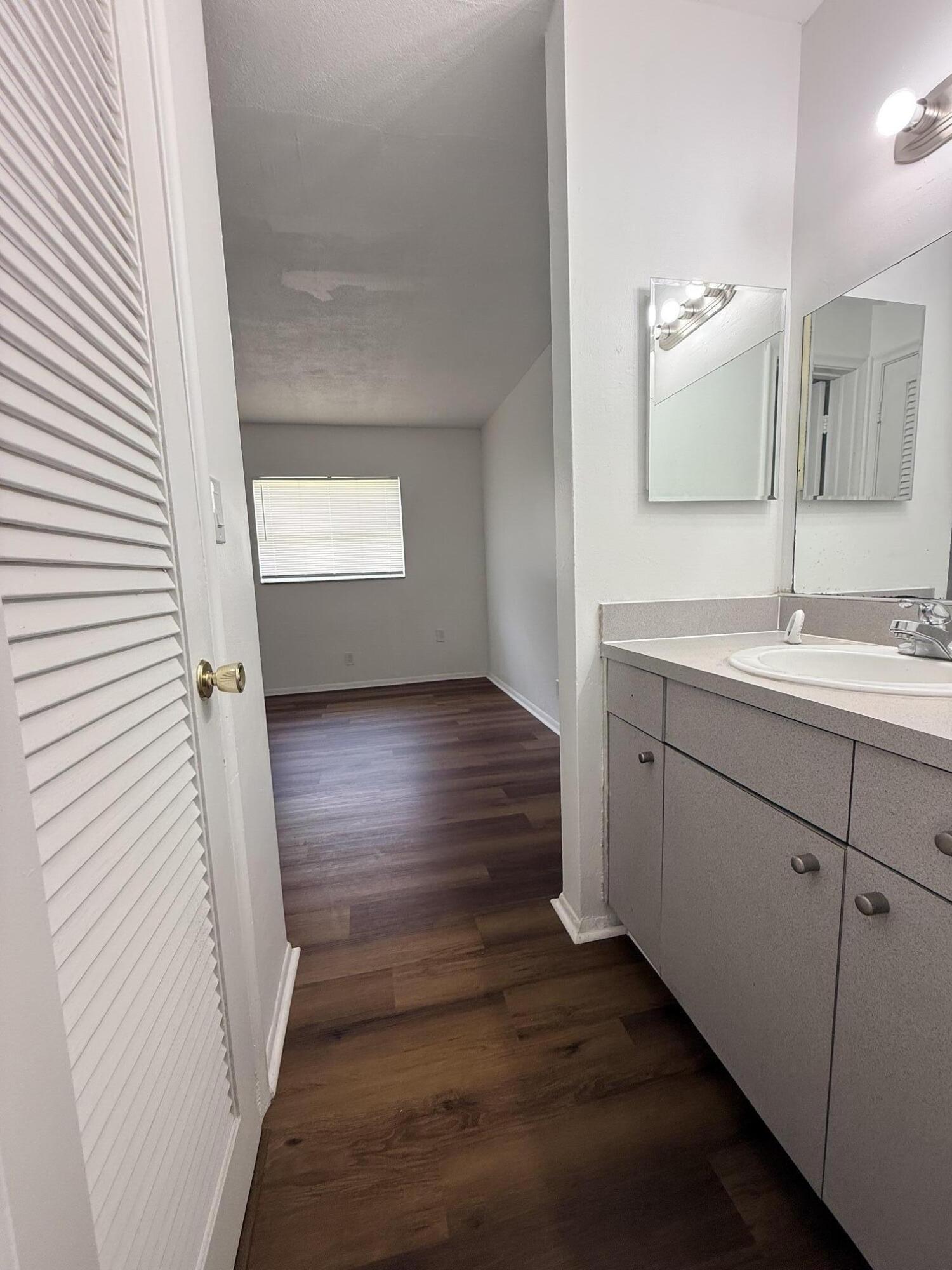 ORIOLE ESTATES SEC 8 - Residential Lease