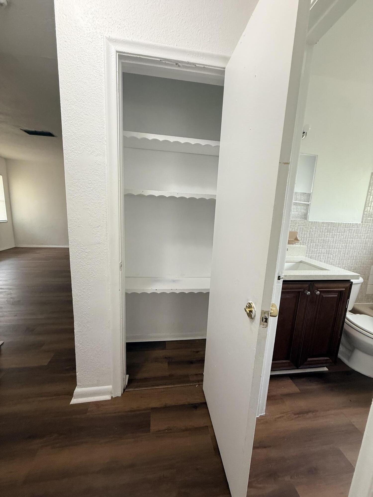 ORIOLE ESTATES SEC 8 - Residential Lease