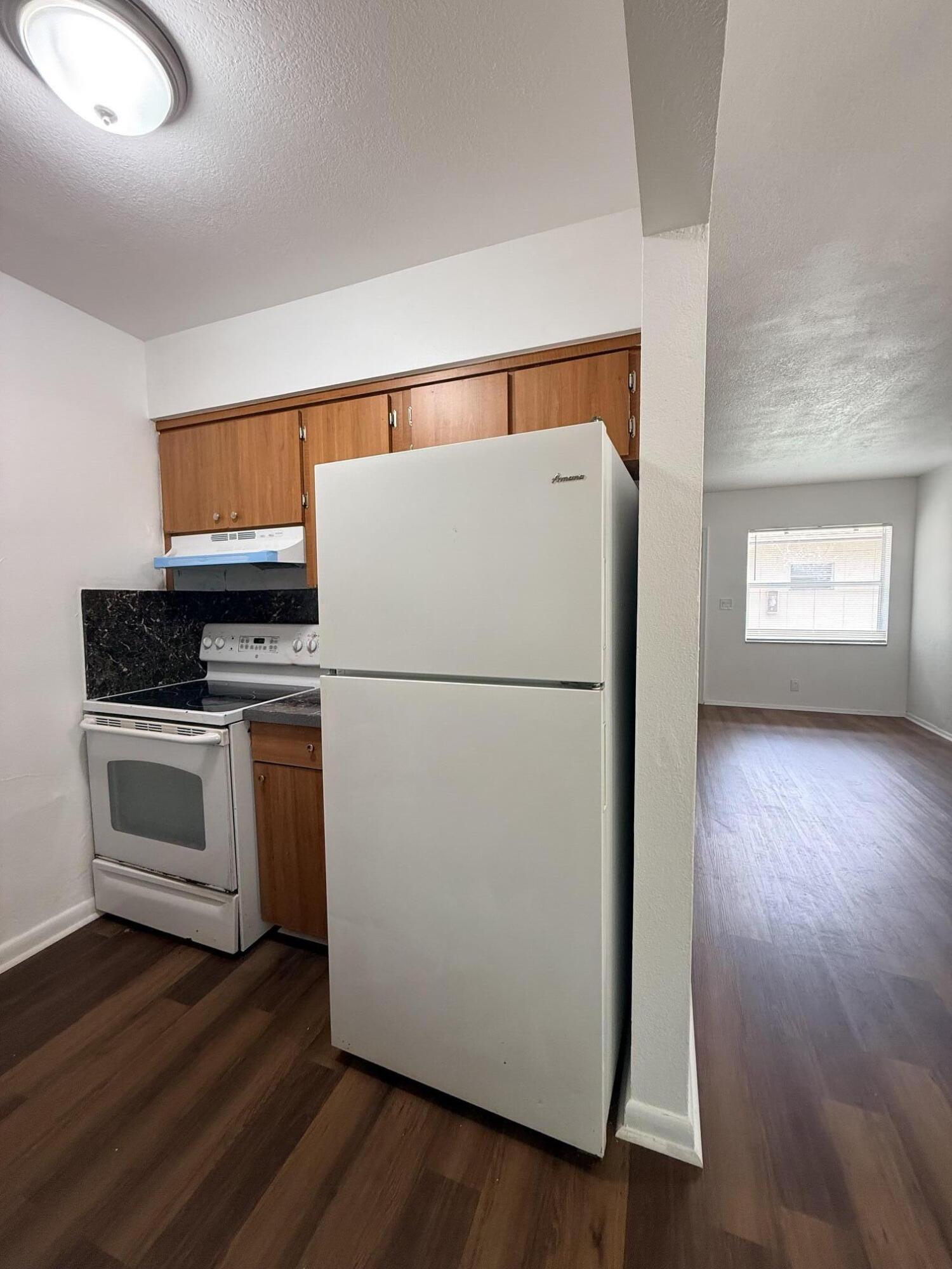 ORIOLE ESTATES SEC 8 - Residential Lease