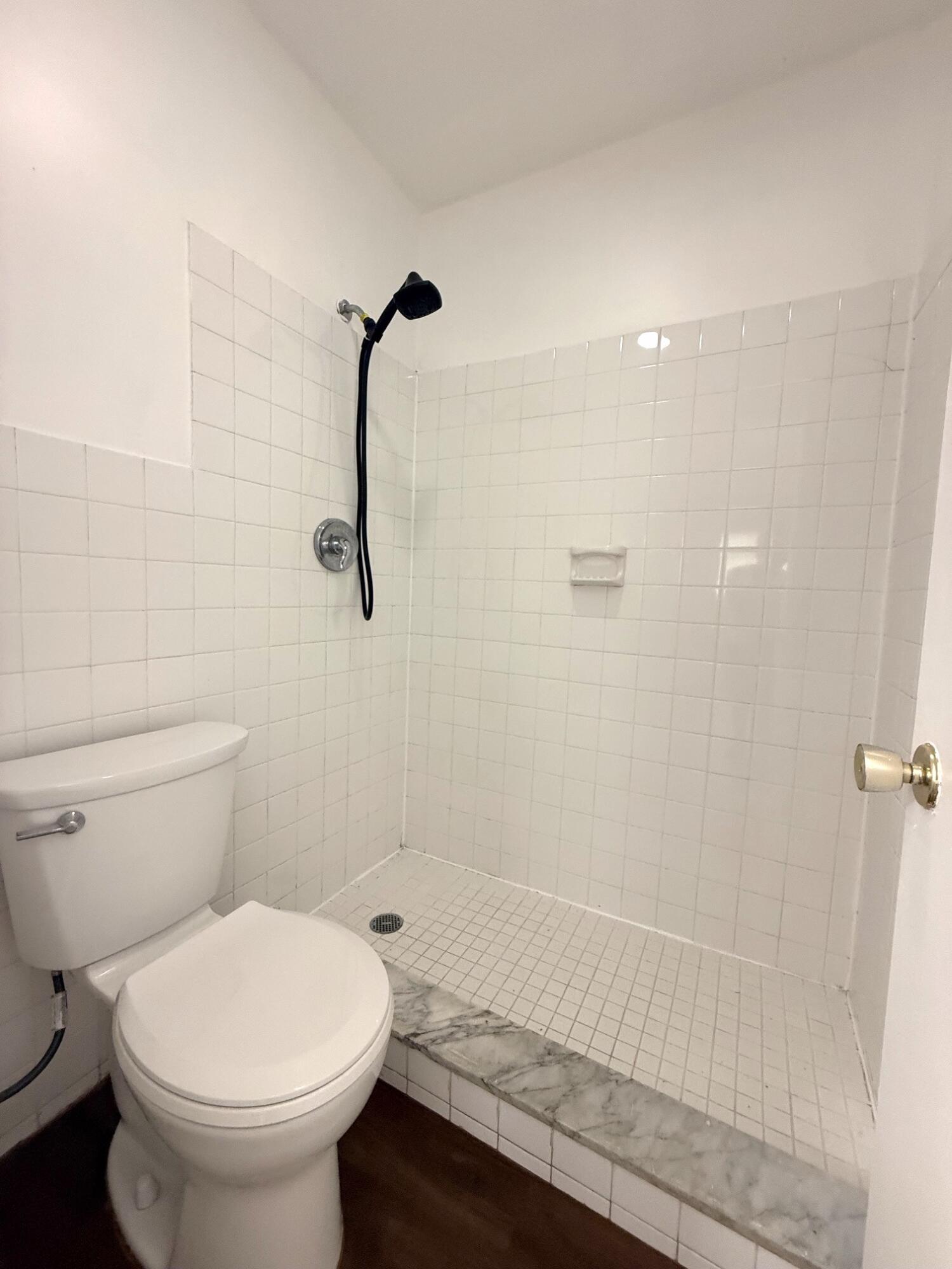 ORIOLE ESTATES SEC 8 - Residential Lease