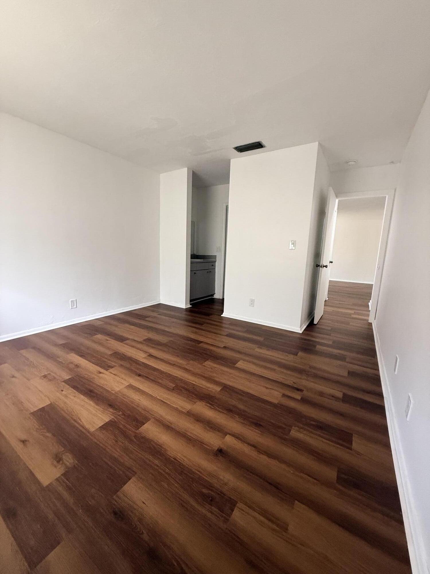 ORIOLE ESTATES SEC 8 - Residential Lease