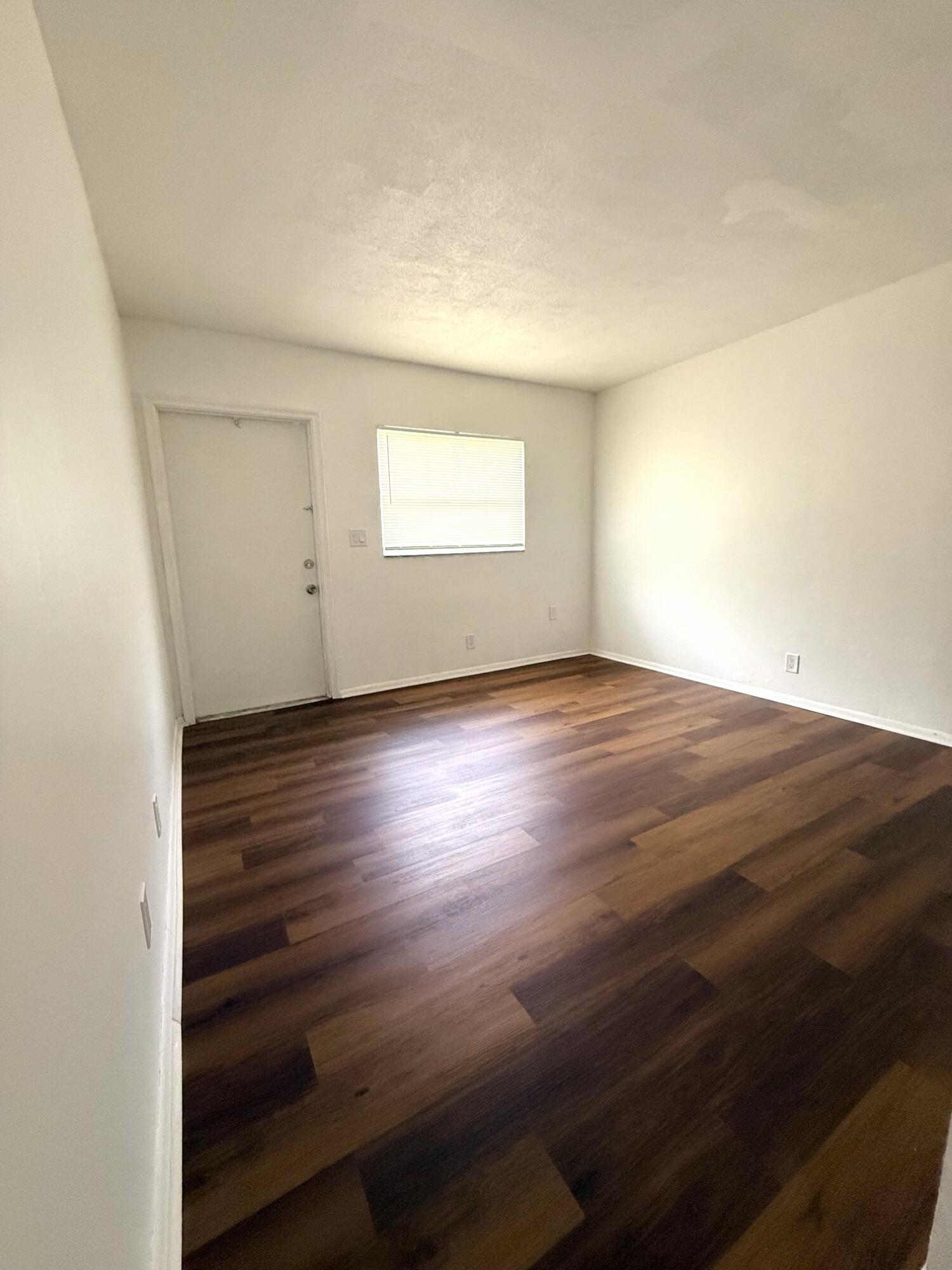 ORIOLE ESTATES SEC 8 - Residential Lease