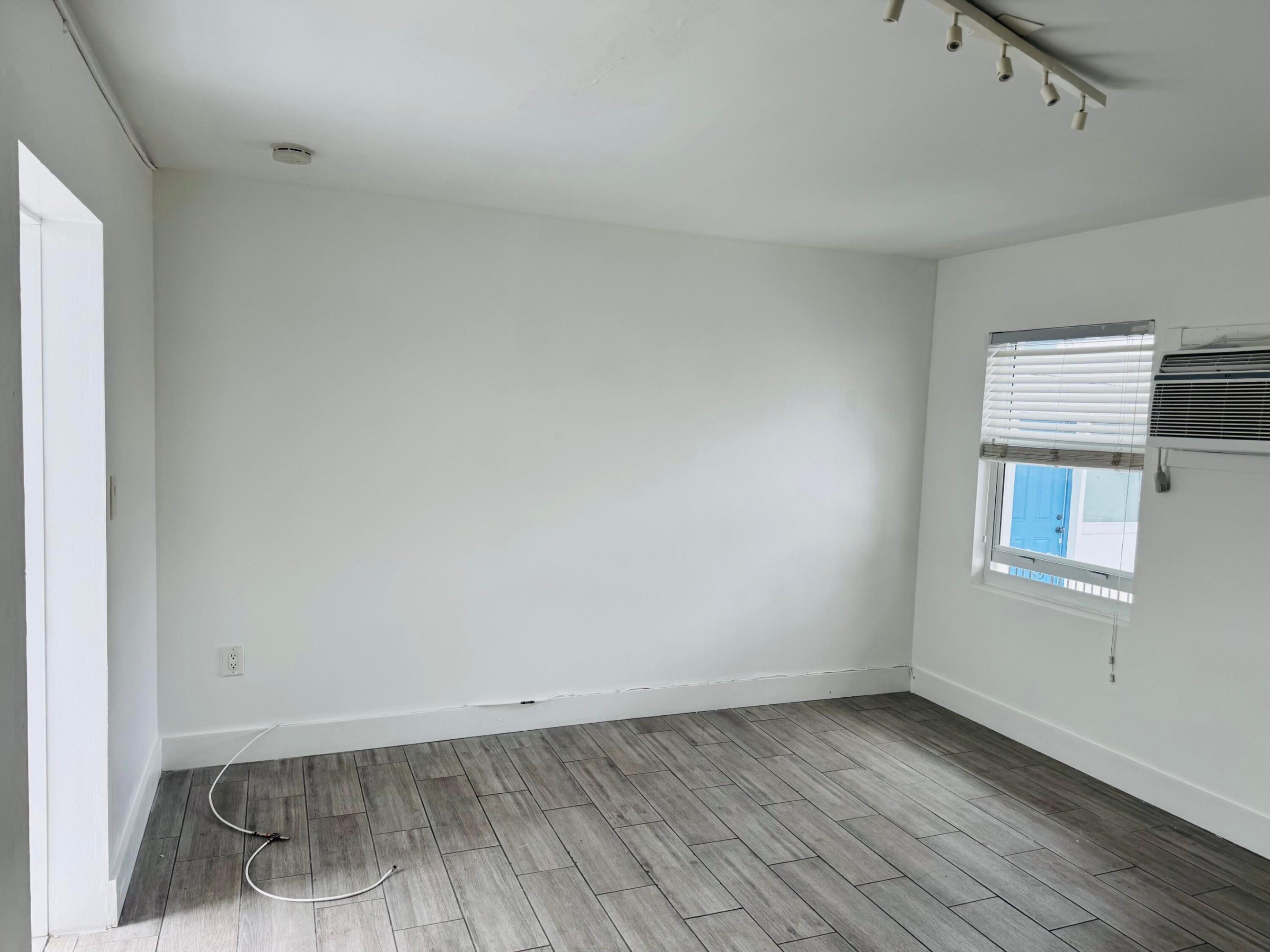 ALTOS DEL MAR NO 3 - Residential Lease