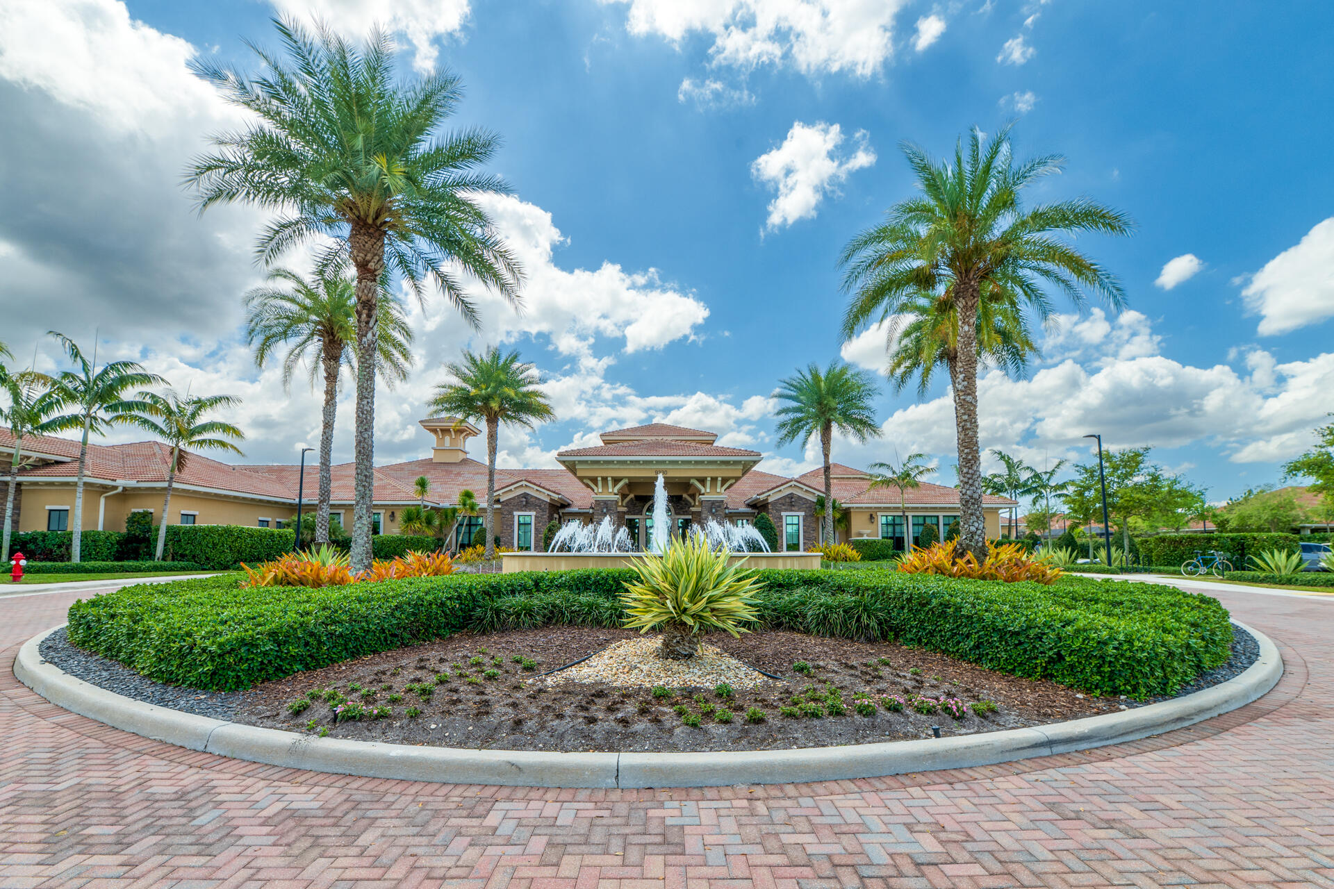 PARKLAND ROYALE - Residential