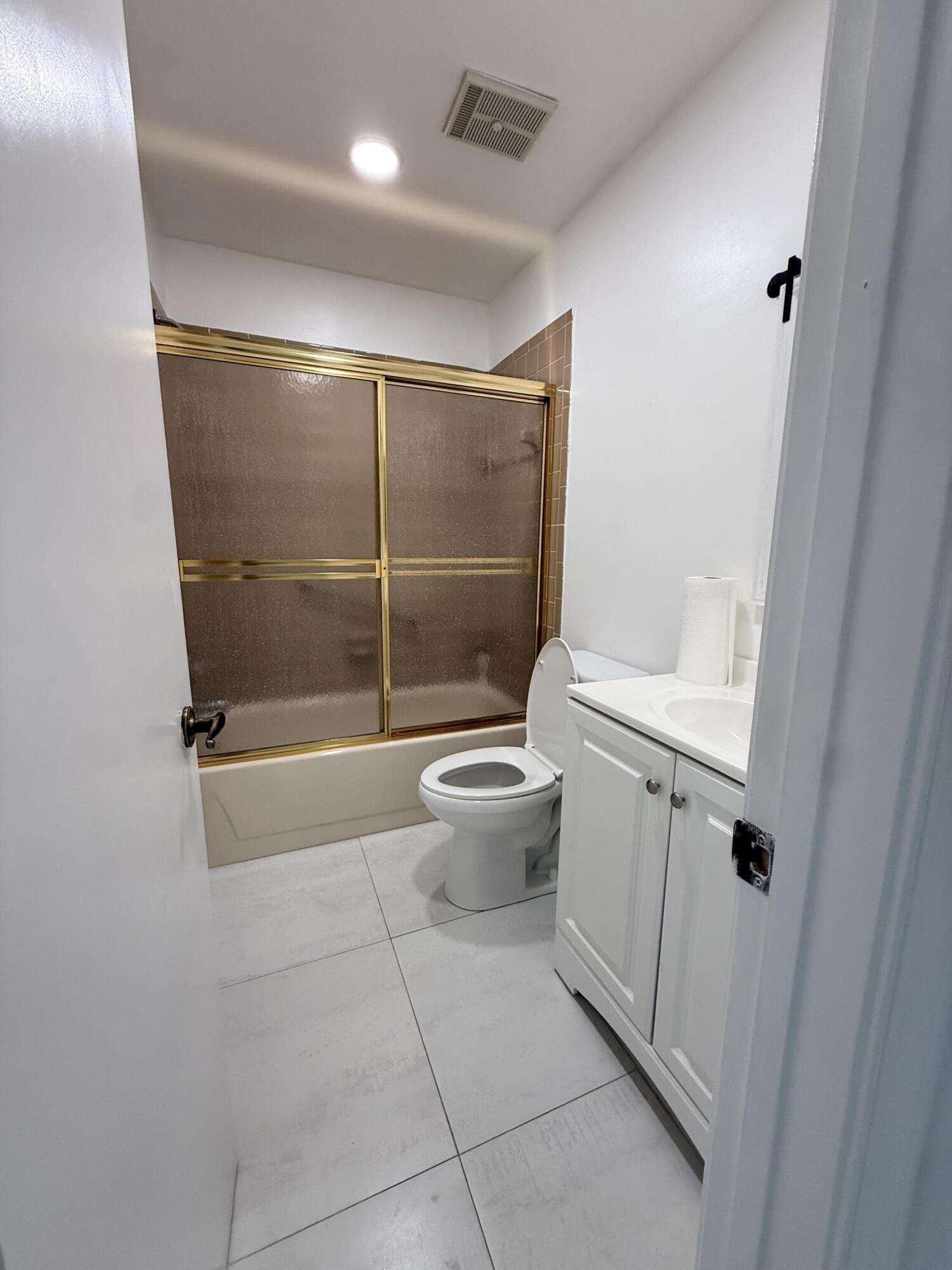 LUCERNE POINTE ONE,TWO,THREE FOUR,SEVEN,EIGHT,NINE - Residential Lease