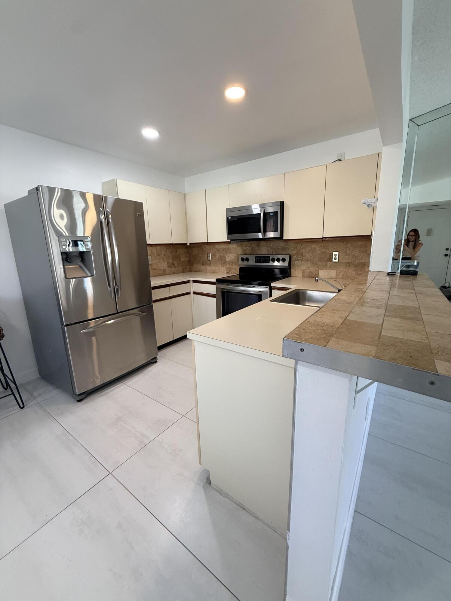 LUCERNE POINTE ONE,TWO,THREE FOUR,SEVEN,EIGHT,NINE - Residential Lease