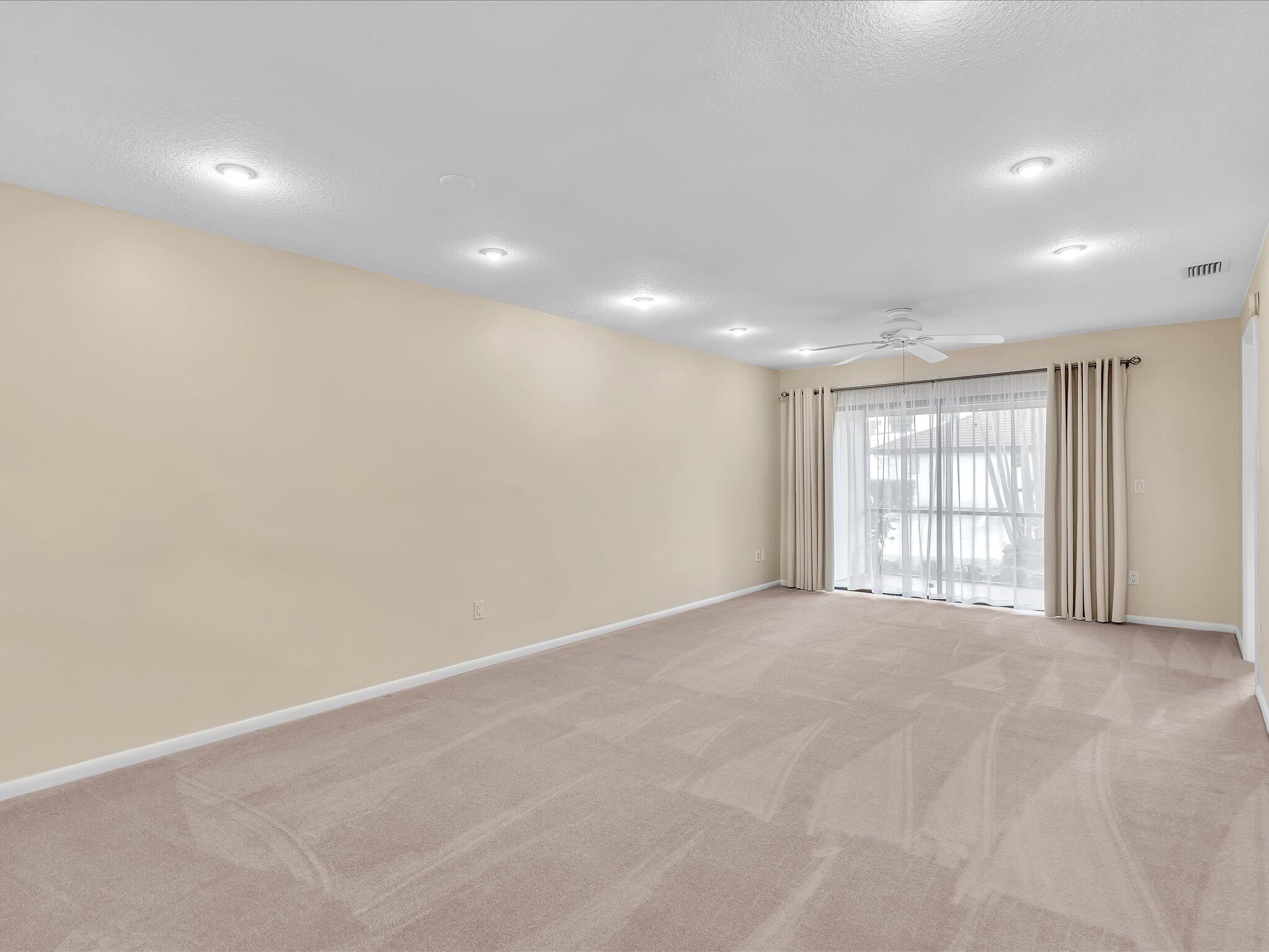YORKVILLE - Residential Lease