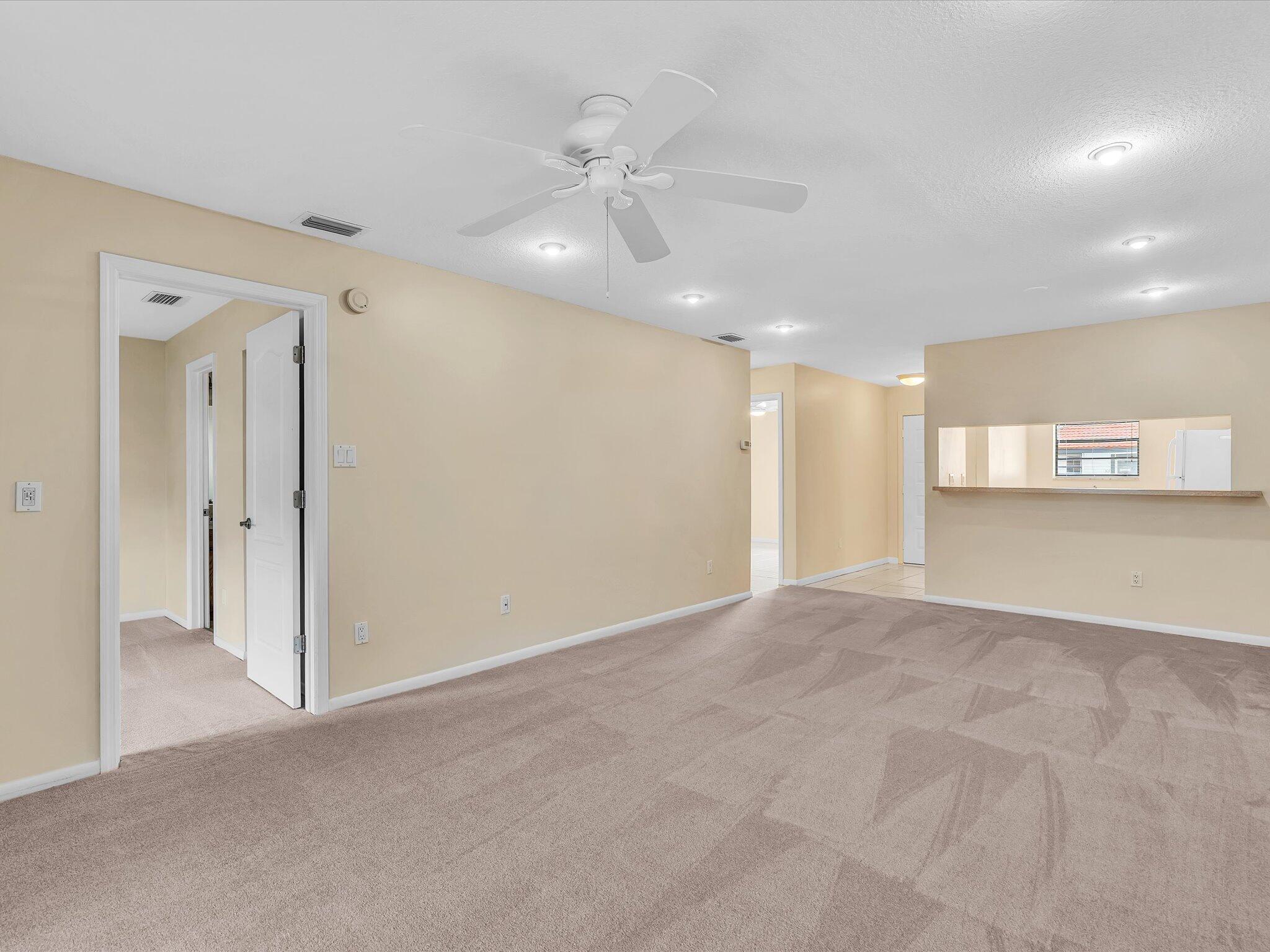 YORKVILLE - Residential Lease