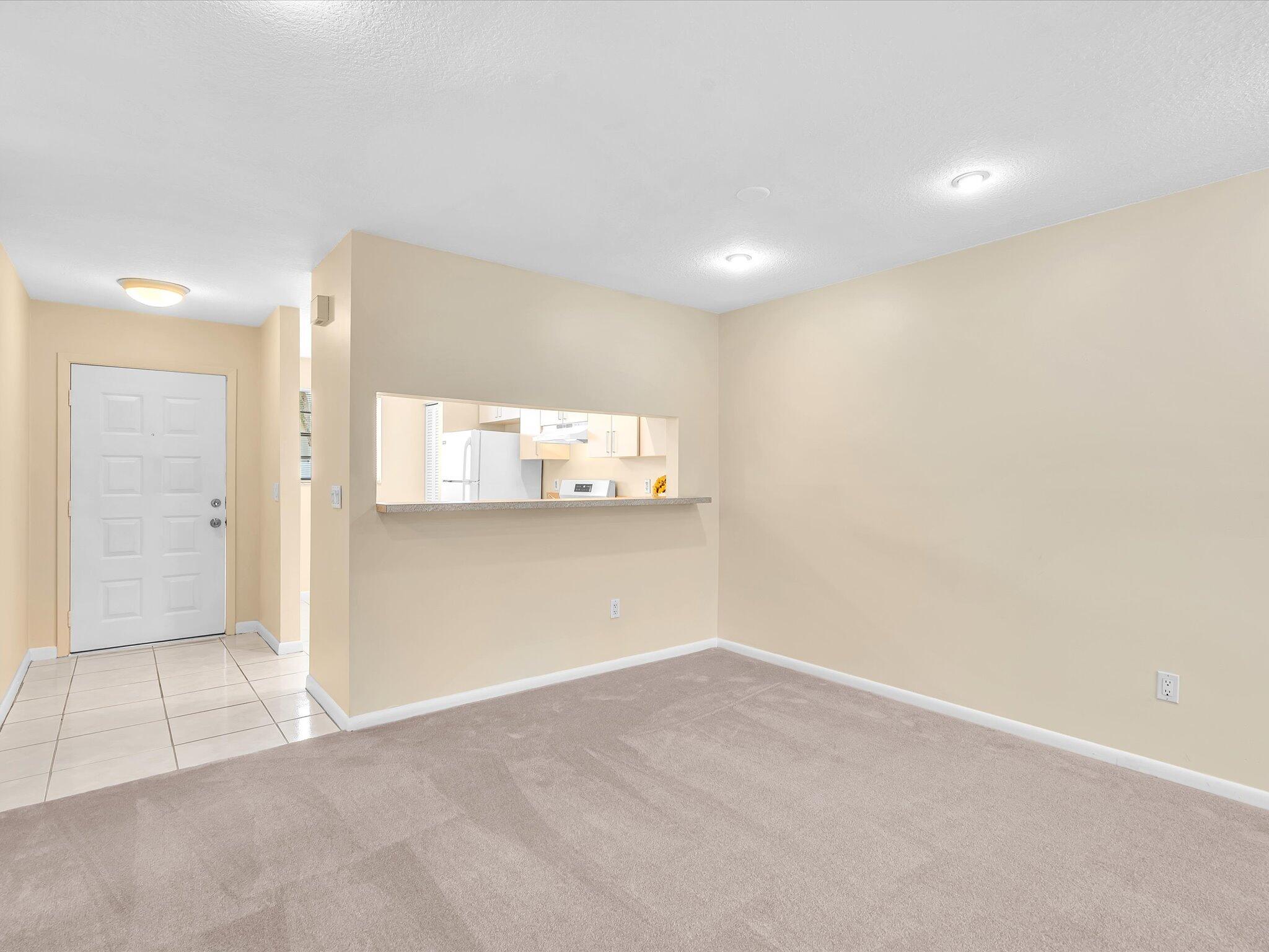 YORKVILLE - Residential Lease