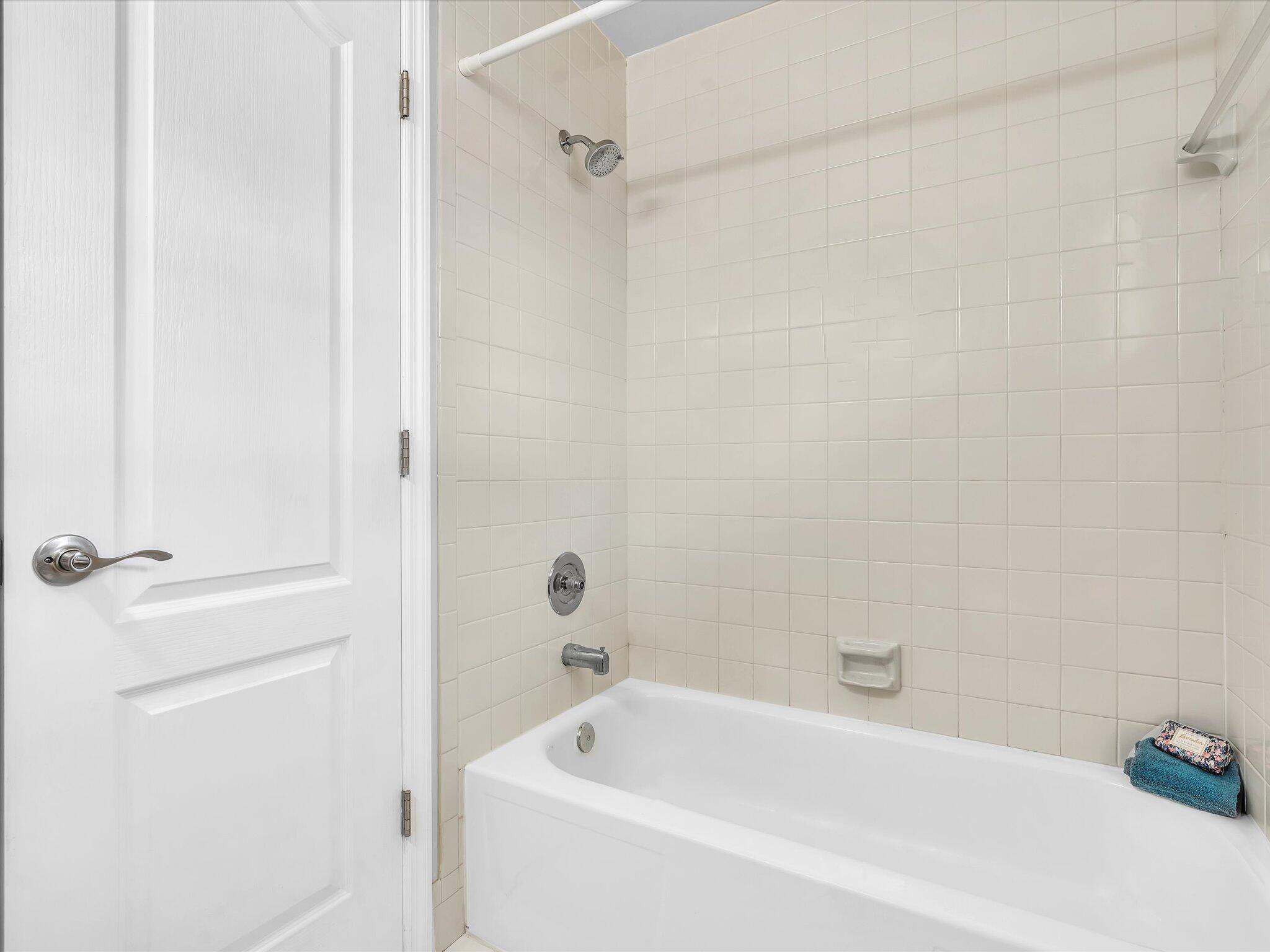 YORKVILLE - Residential Lease