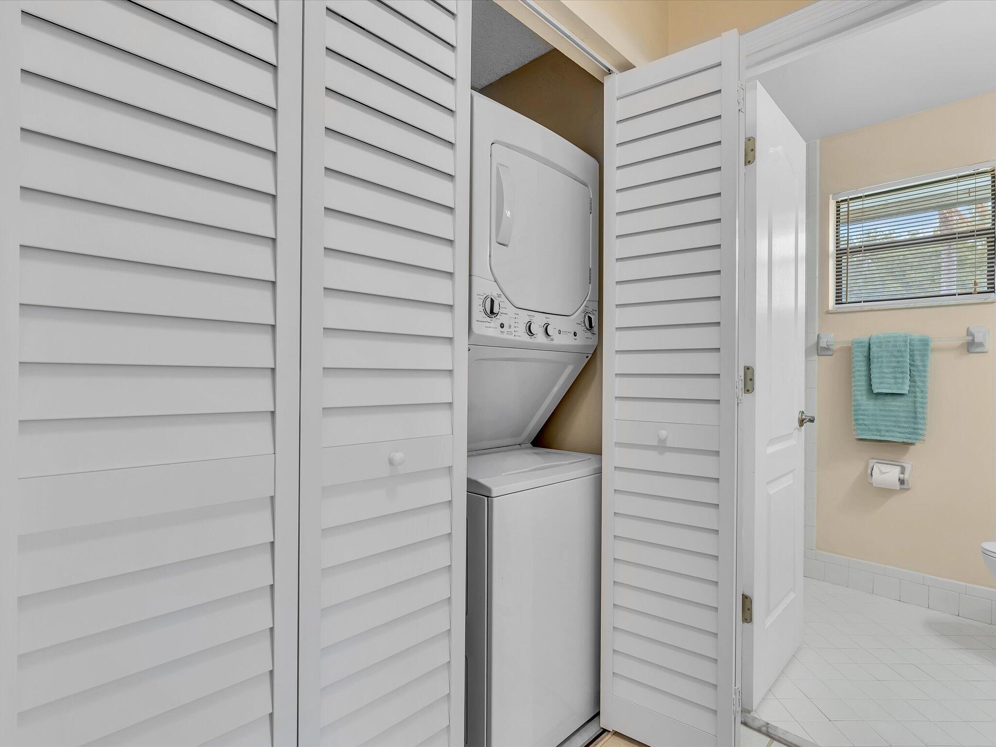 YORKVILLE - Residential Lease