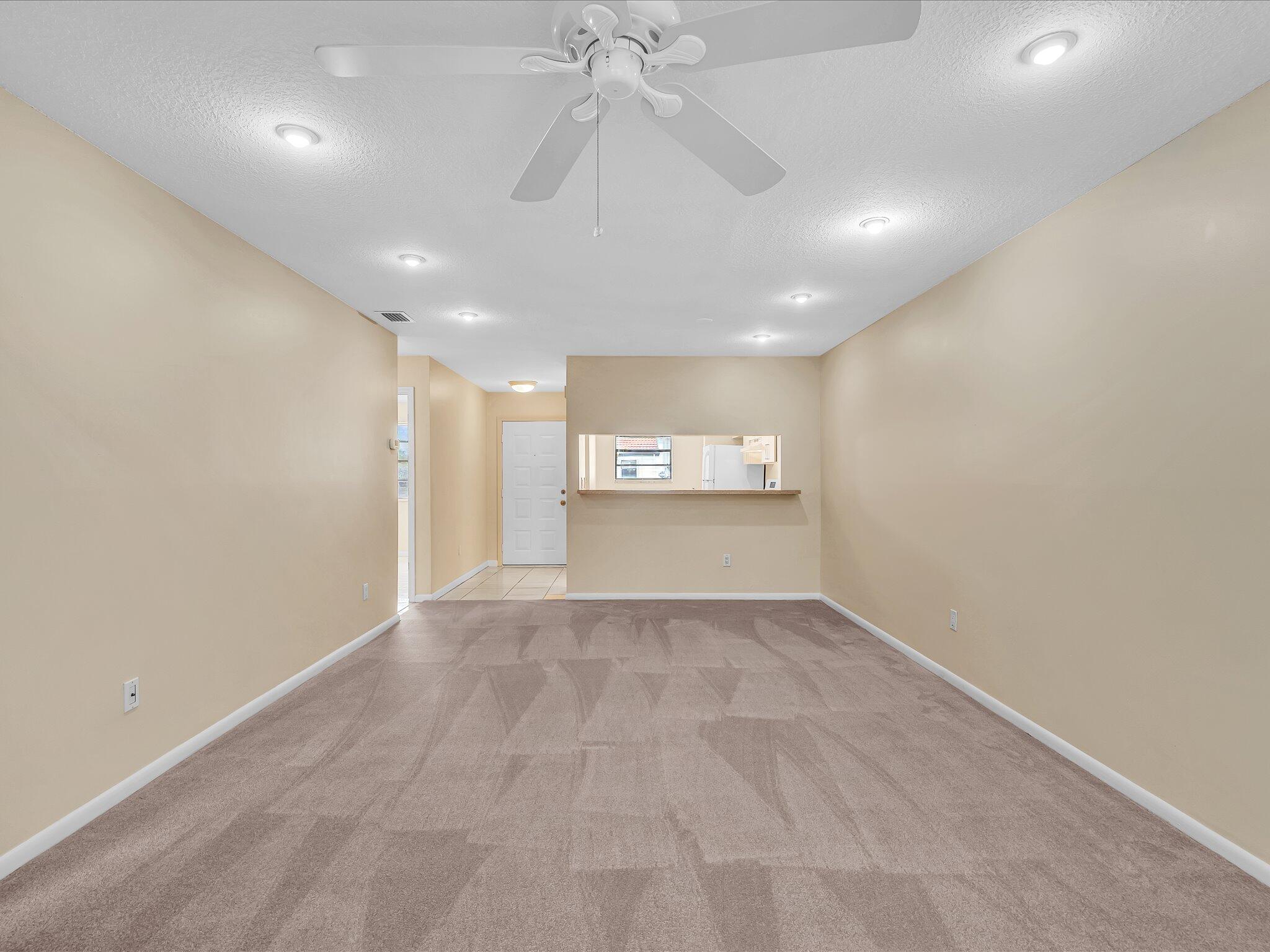 YORKVILLE - Residential Lease