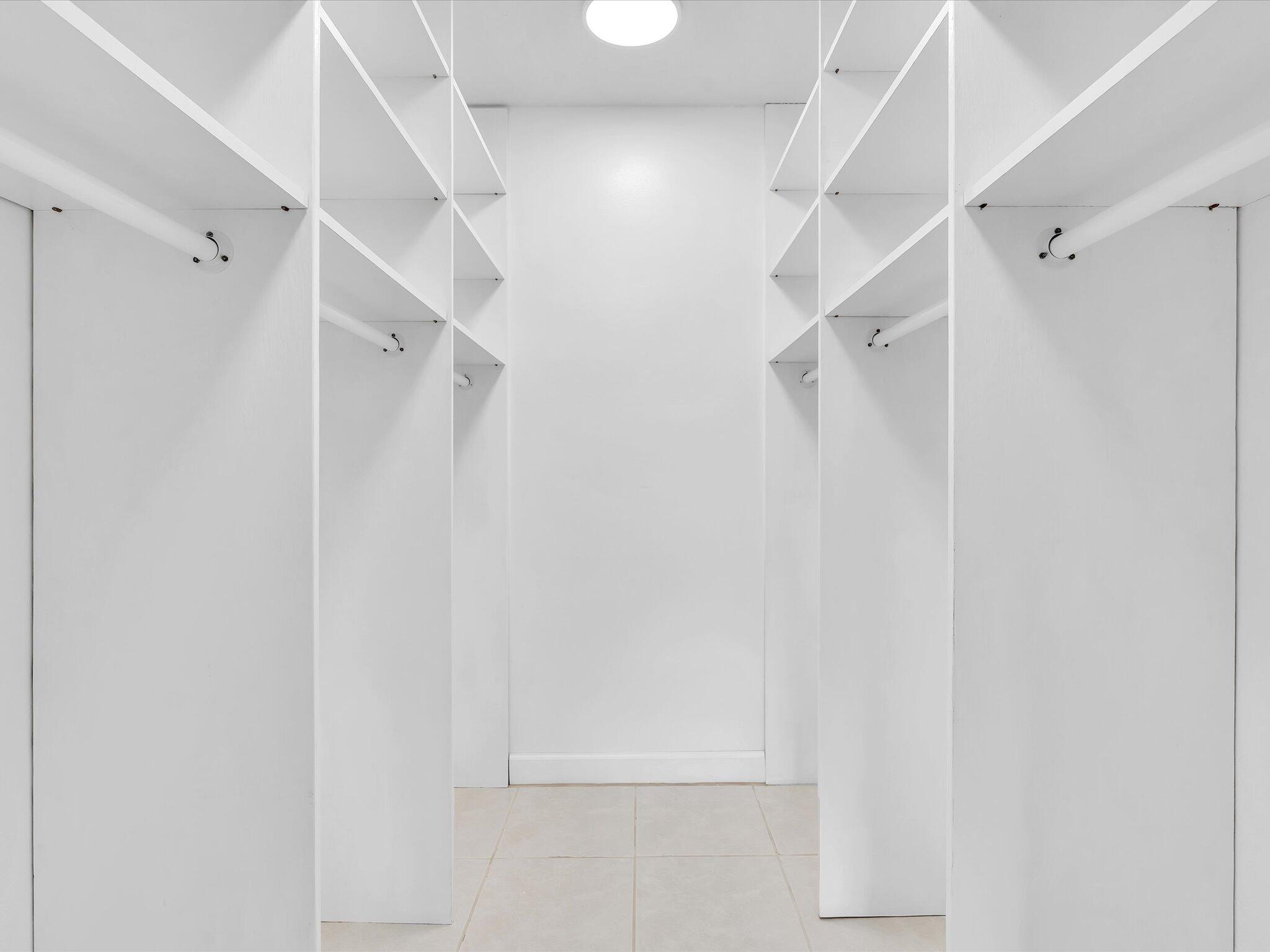 YORKVILLE - Residential Lease