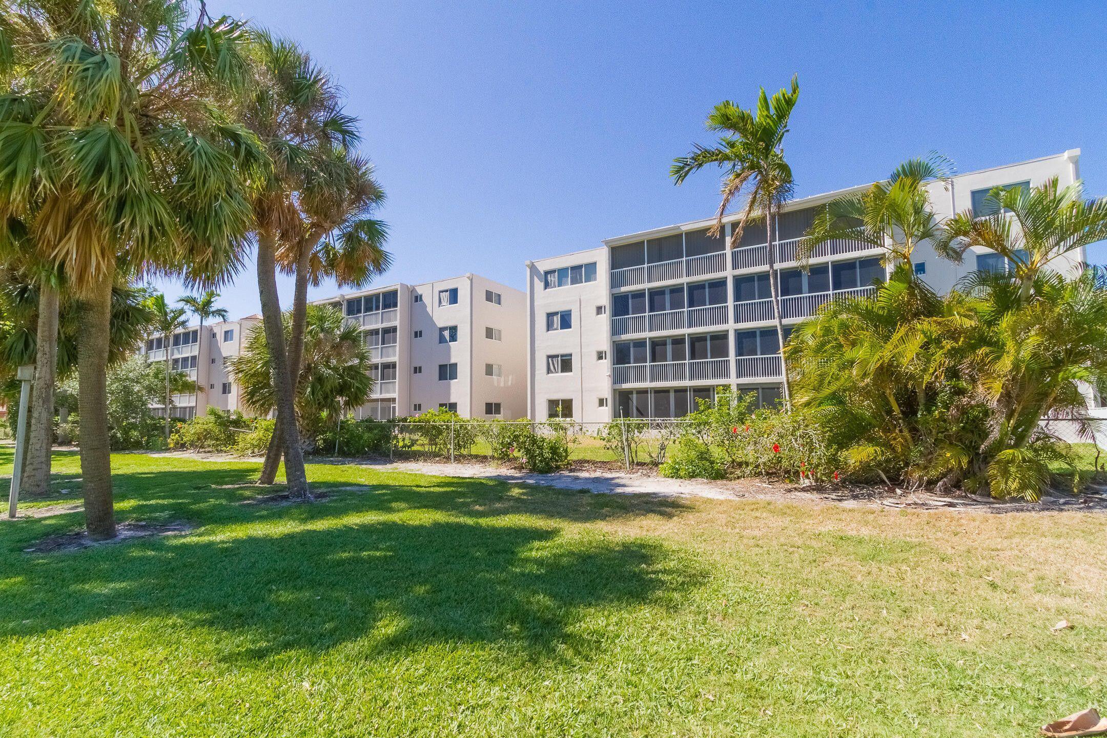 FAIRWAYS CONDO - Residential