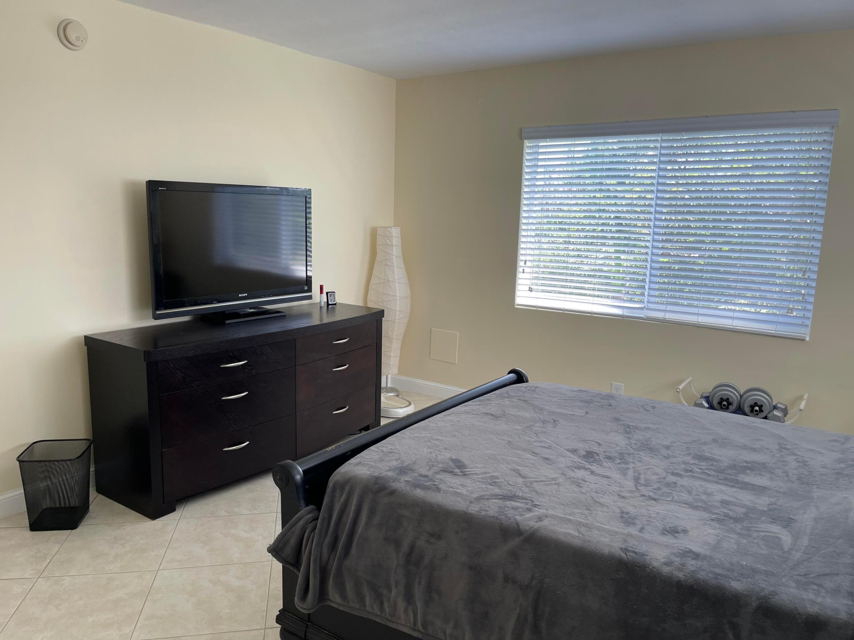 FAIRWAYS CONDO - Residential